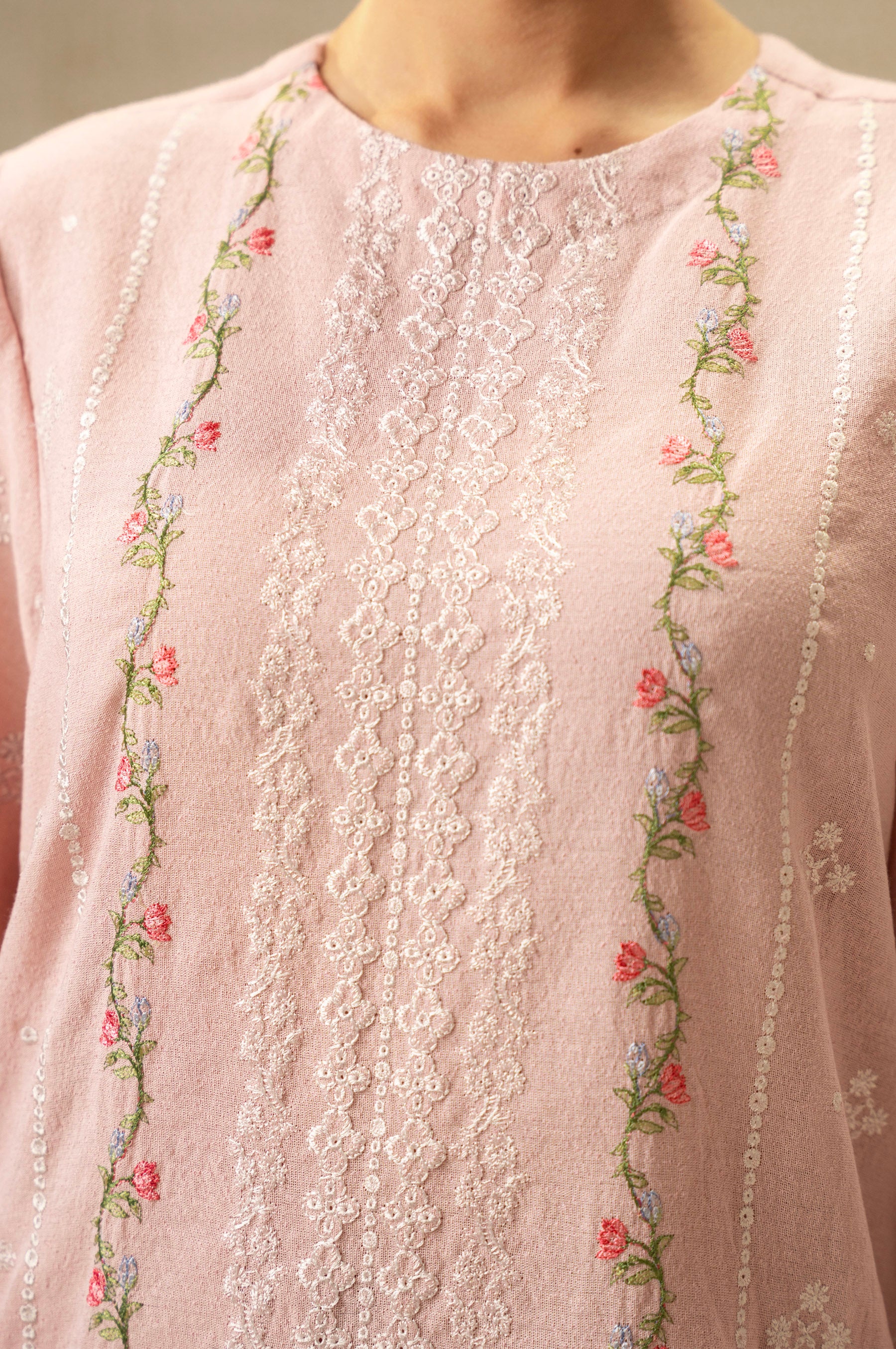 UNSTITCHED DYED EMBROIDERED SUIT - Image 2