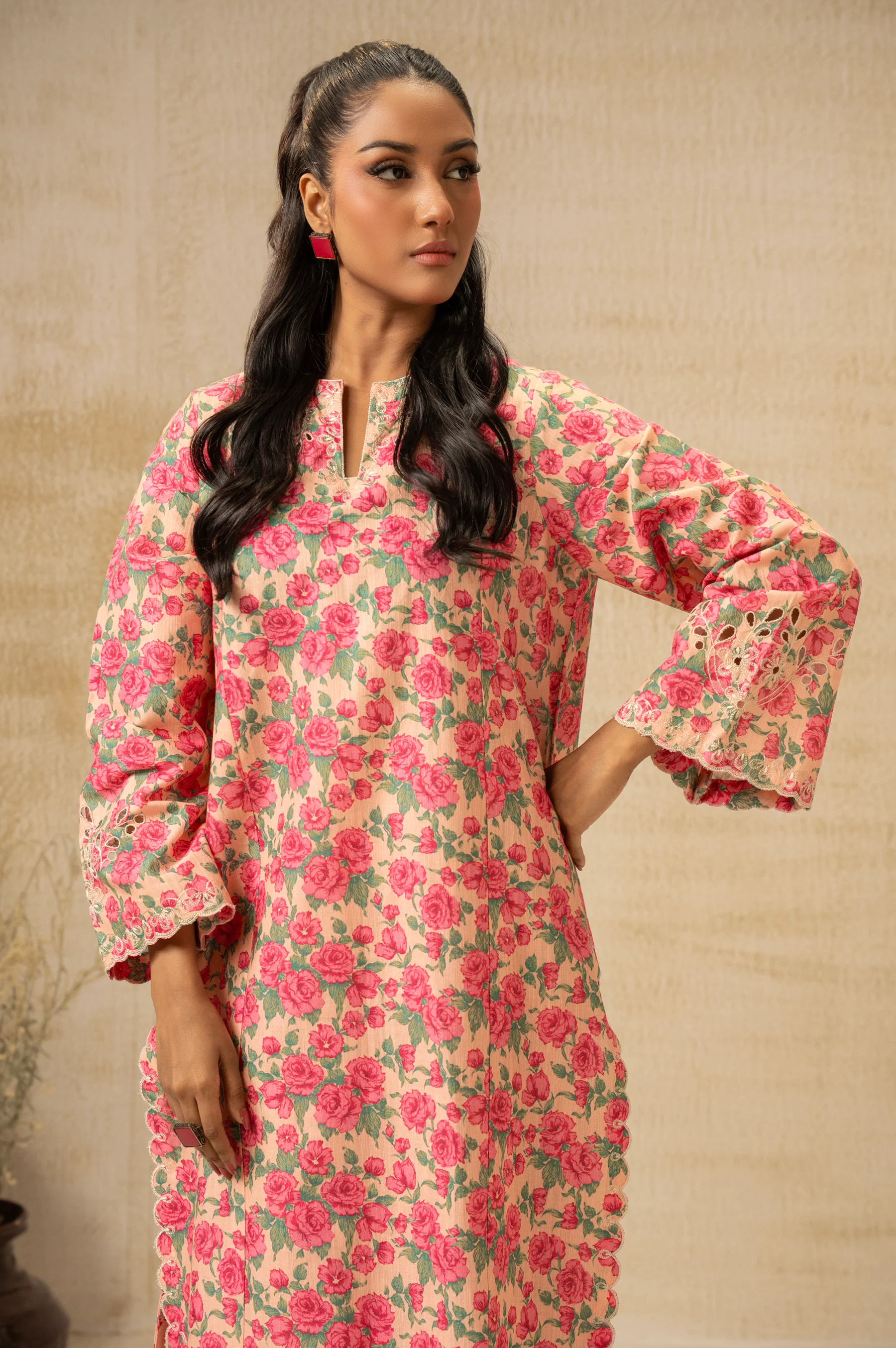UNSTITCHED EMBROIDERED SUIT - Image 4