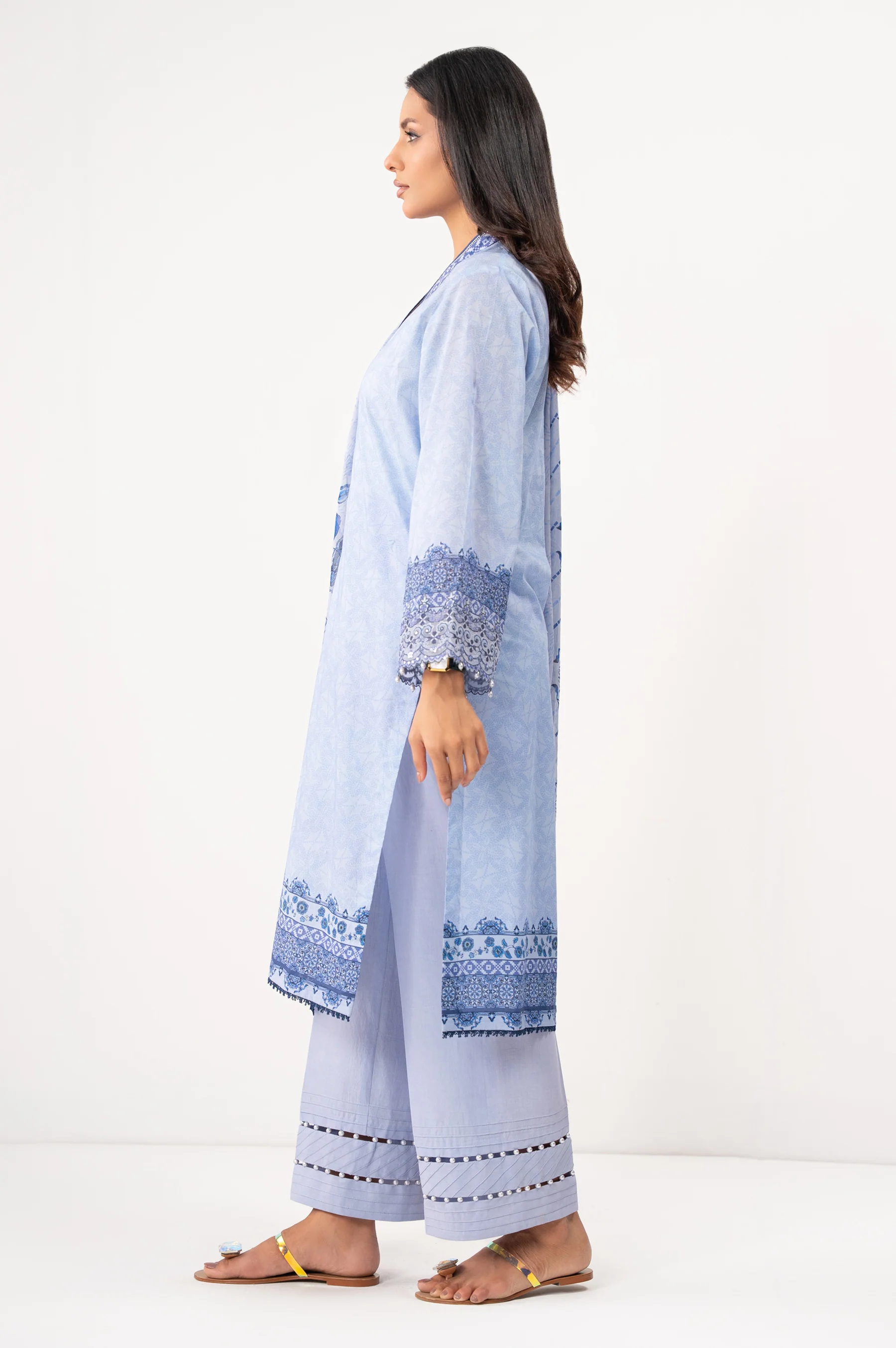 UNSTITCHED EMBROIDERED SUIT - Image 4