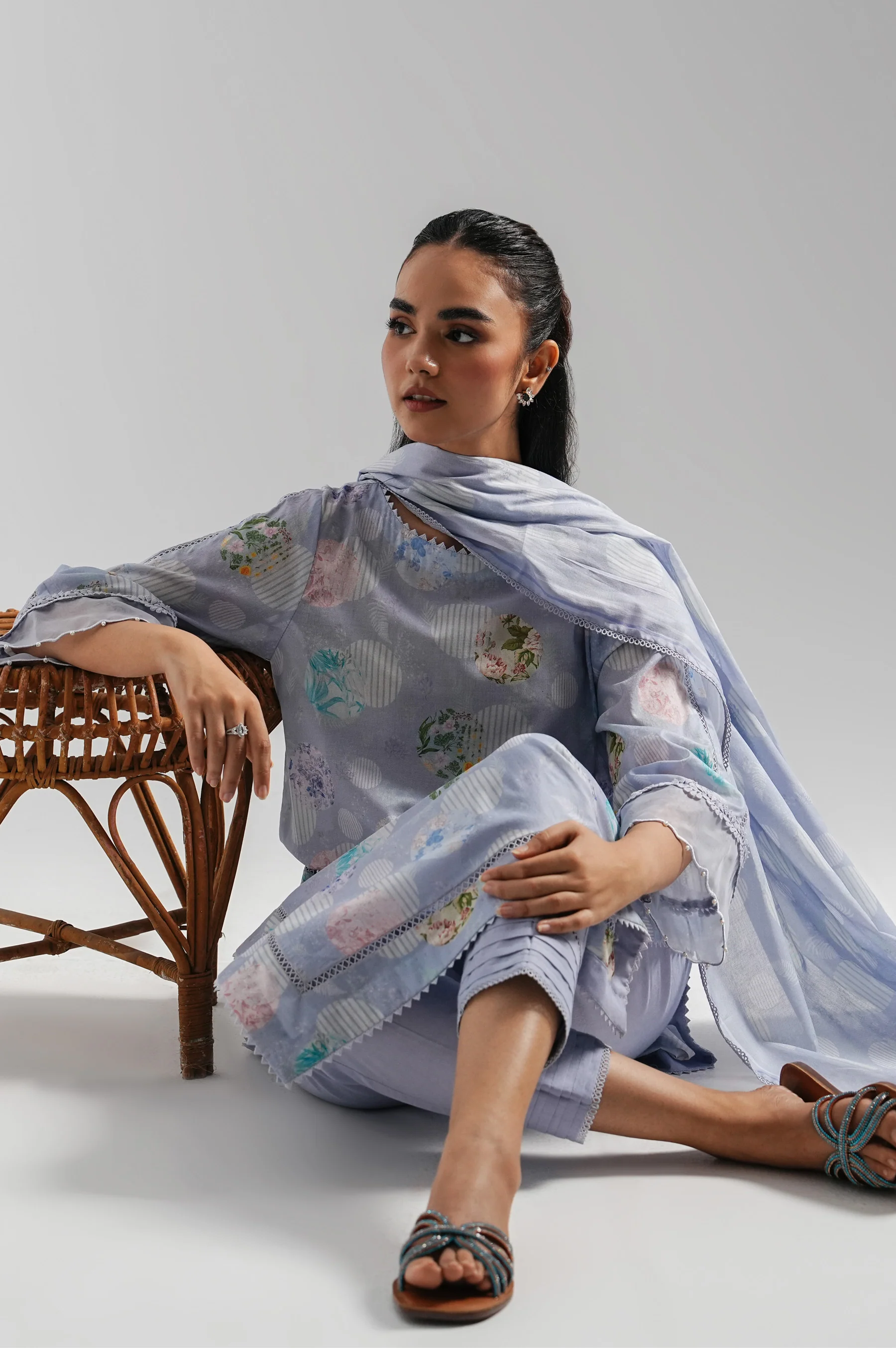 UNSTITCHED PRINTED SUIT - Image 4
