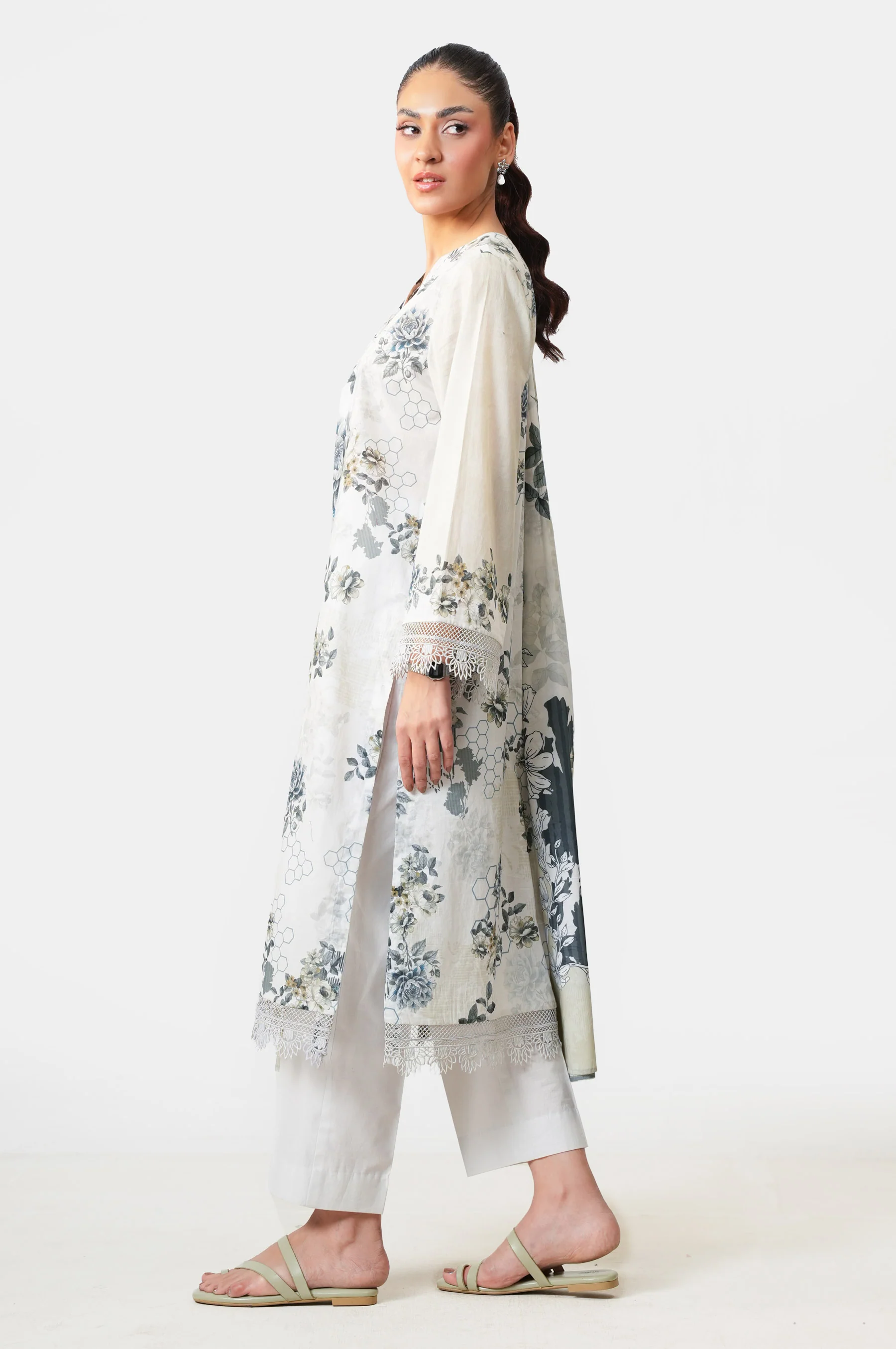UNSTITCHED PRINTED SUIT - Image 3