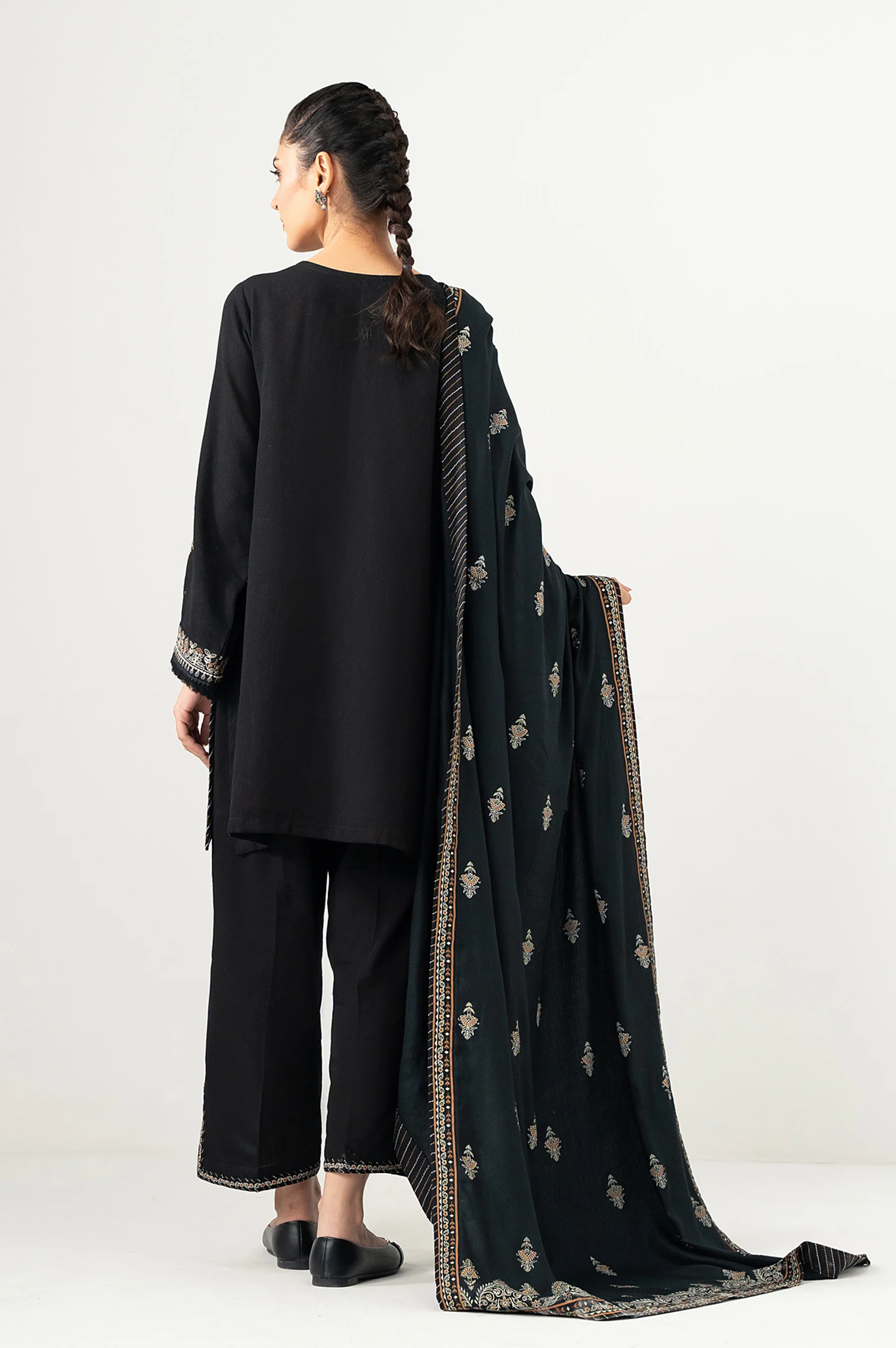 UNSTITCHED 3 PIECE EMBROIDERED SUIT - Image 5