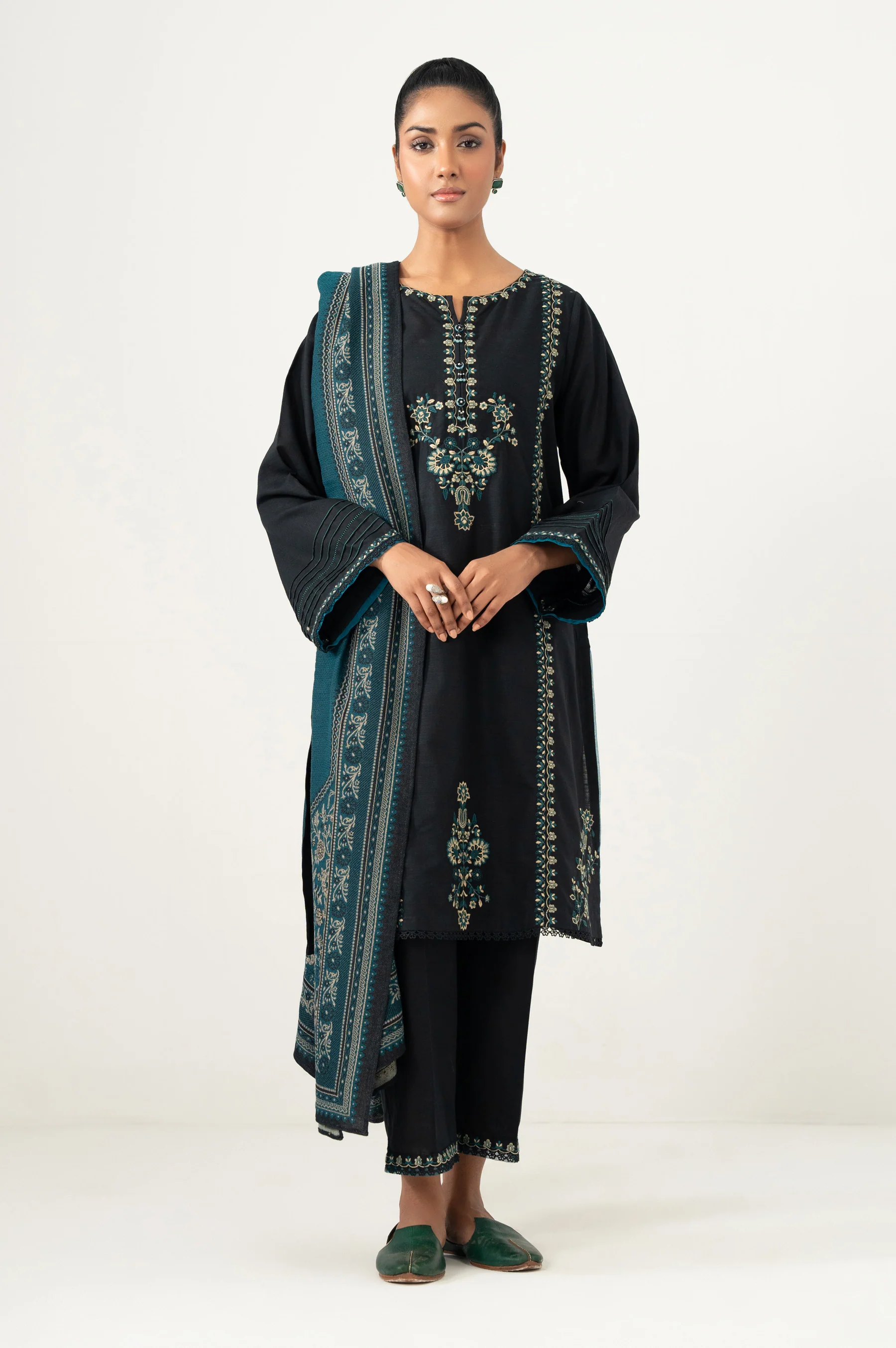 UNSTITCHED EMBROIDERED SUIT