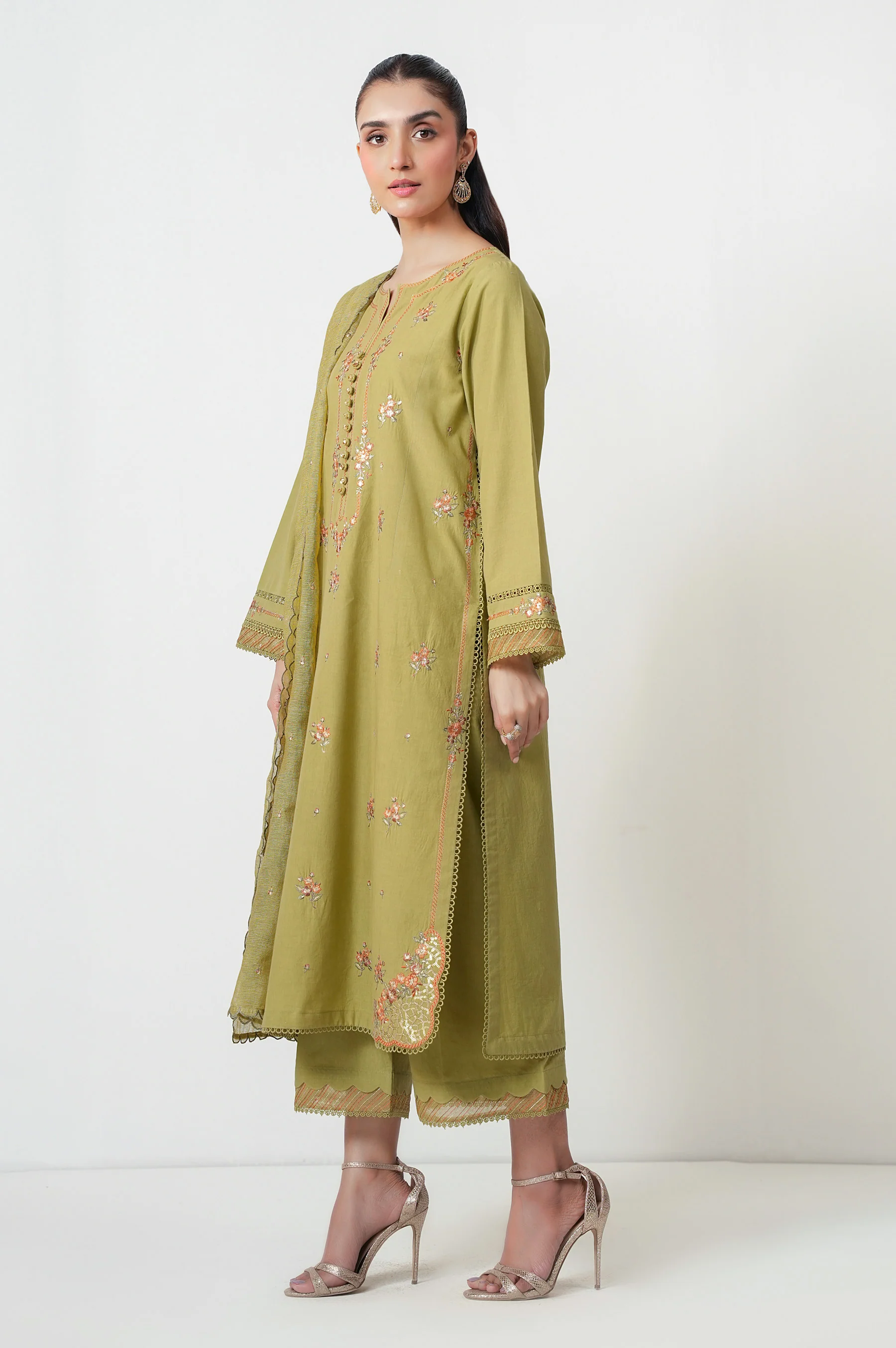 UNSTITCHED EMBROIDERED SUIT - Image 3