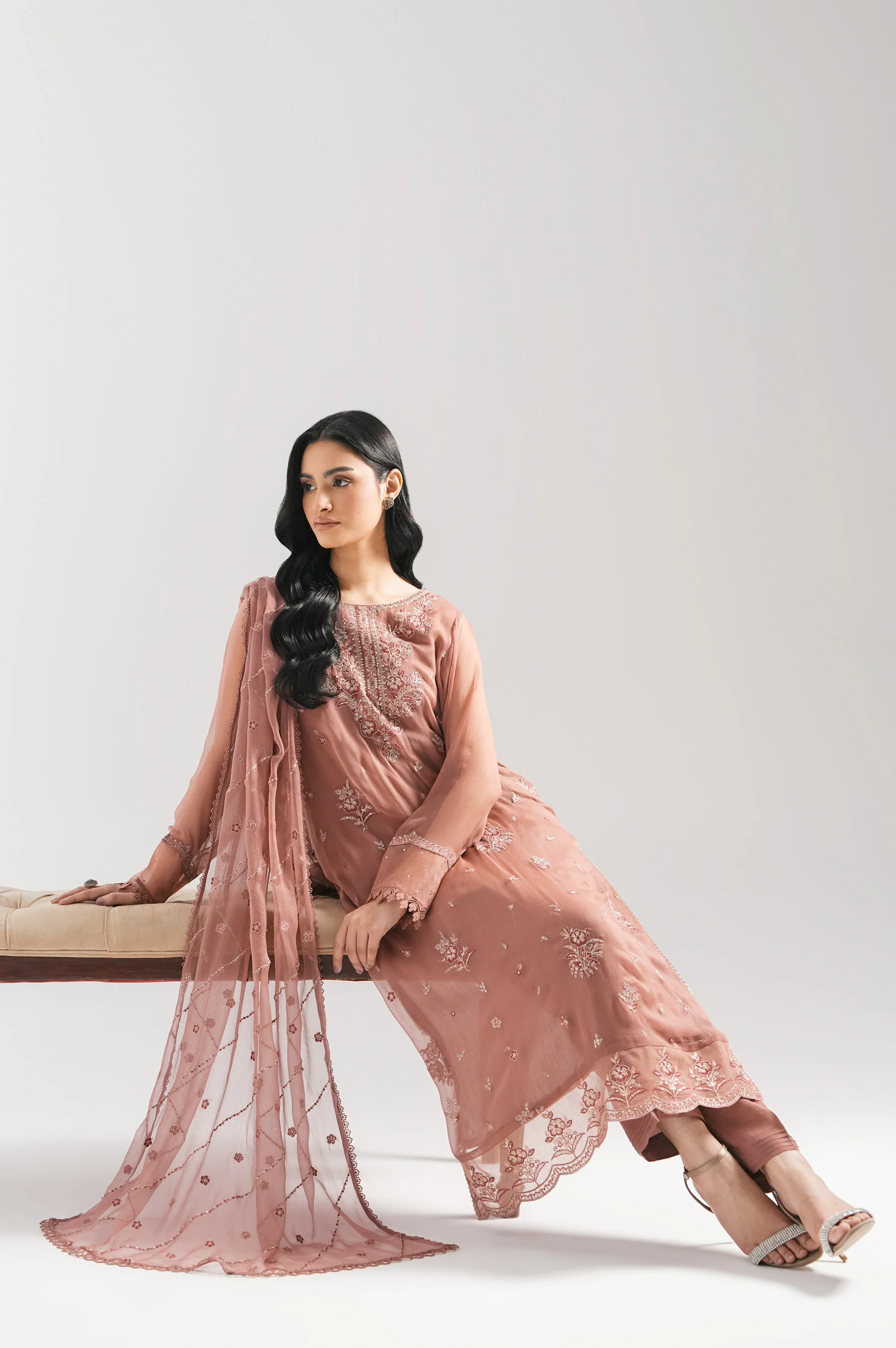 UNSTITCHED EMBROIDERED SUIT - Image 5