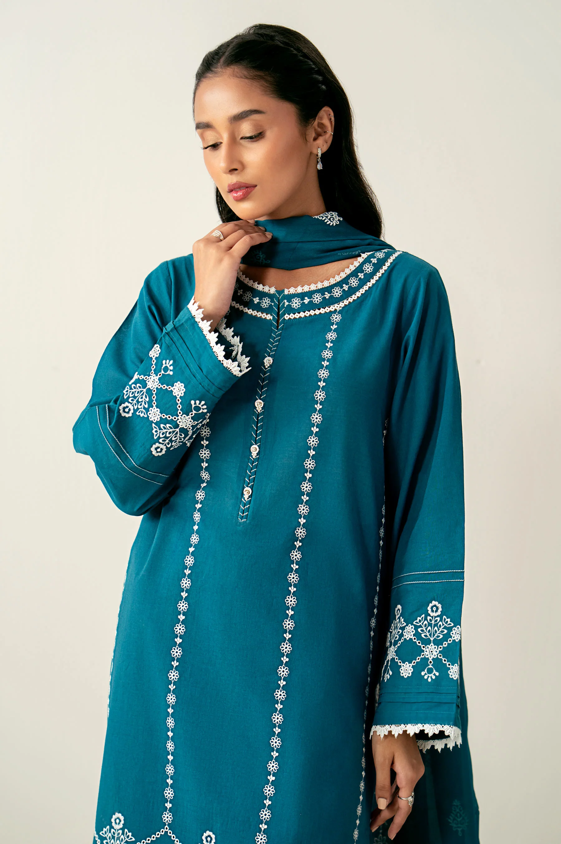Unstitched 3 Piece Embroidered Chikankari Lawn Suit - Image 2