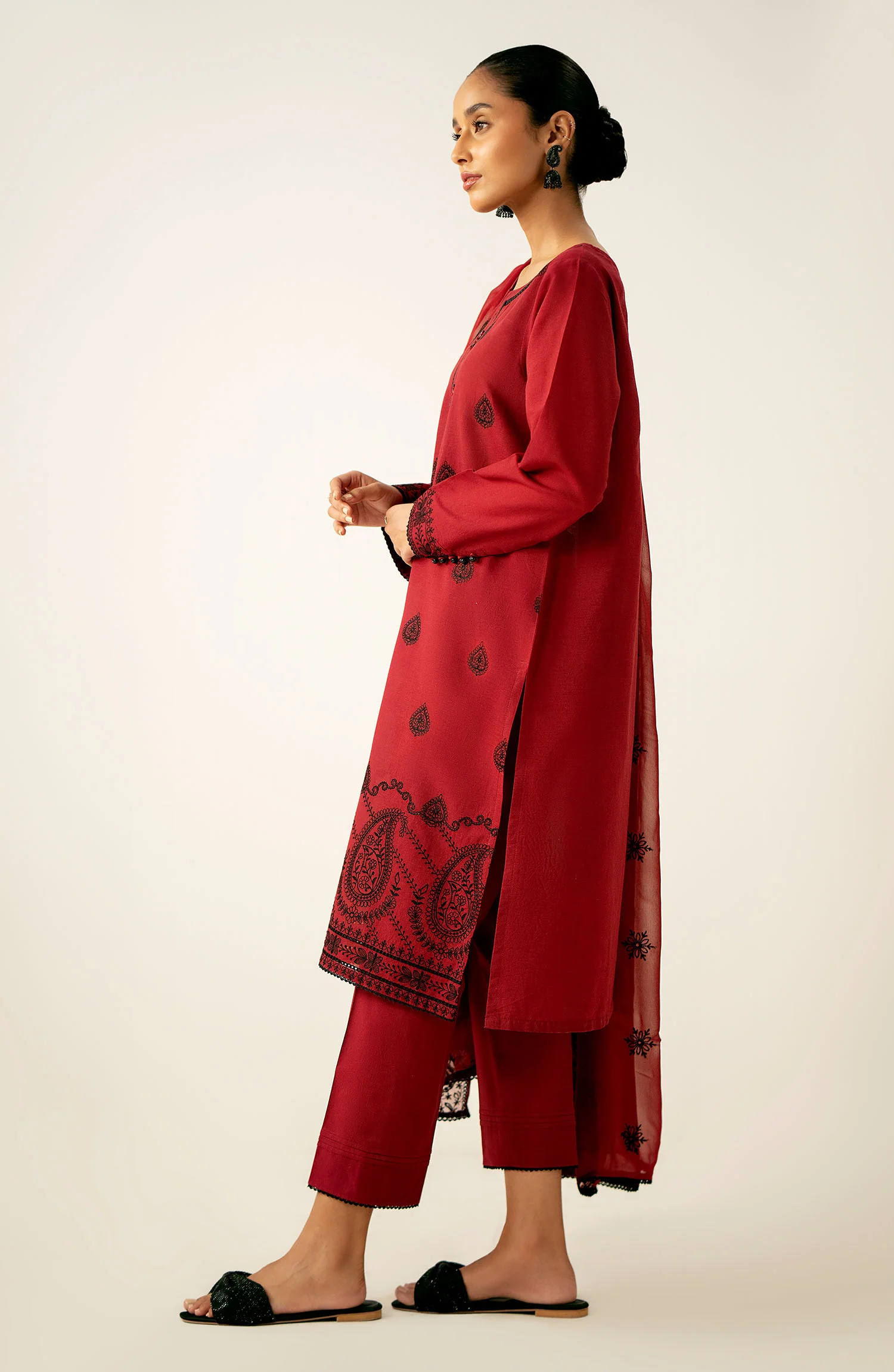 Unstitched 3 Piece Embroidered Chikankari Suit - Image 5