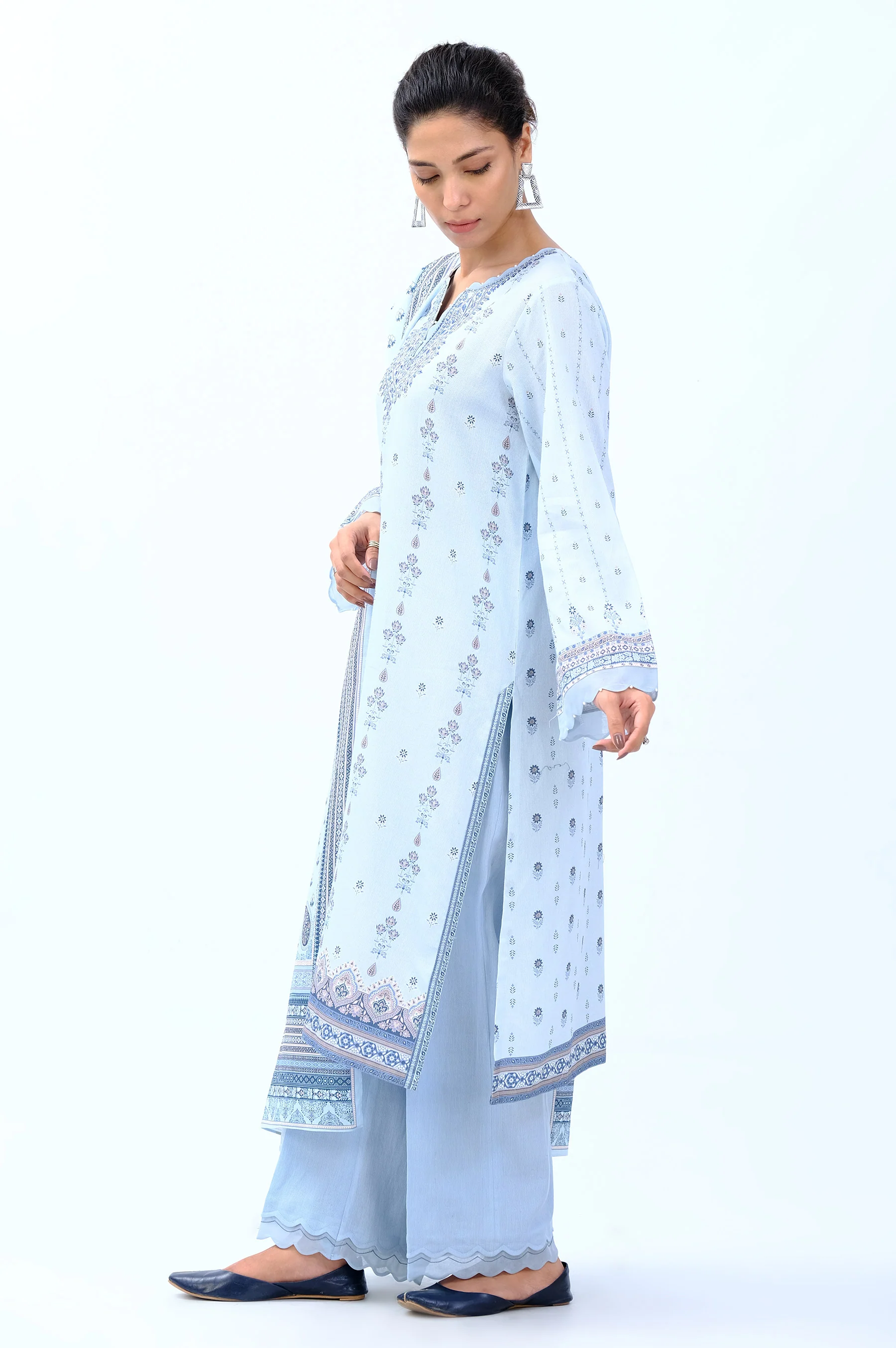 Unstitched 3 Piece Embroidered Cottel Suit - Image 4