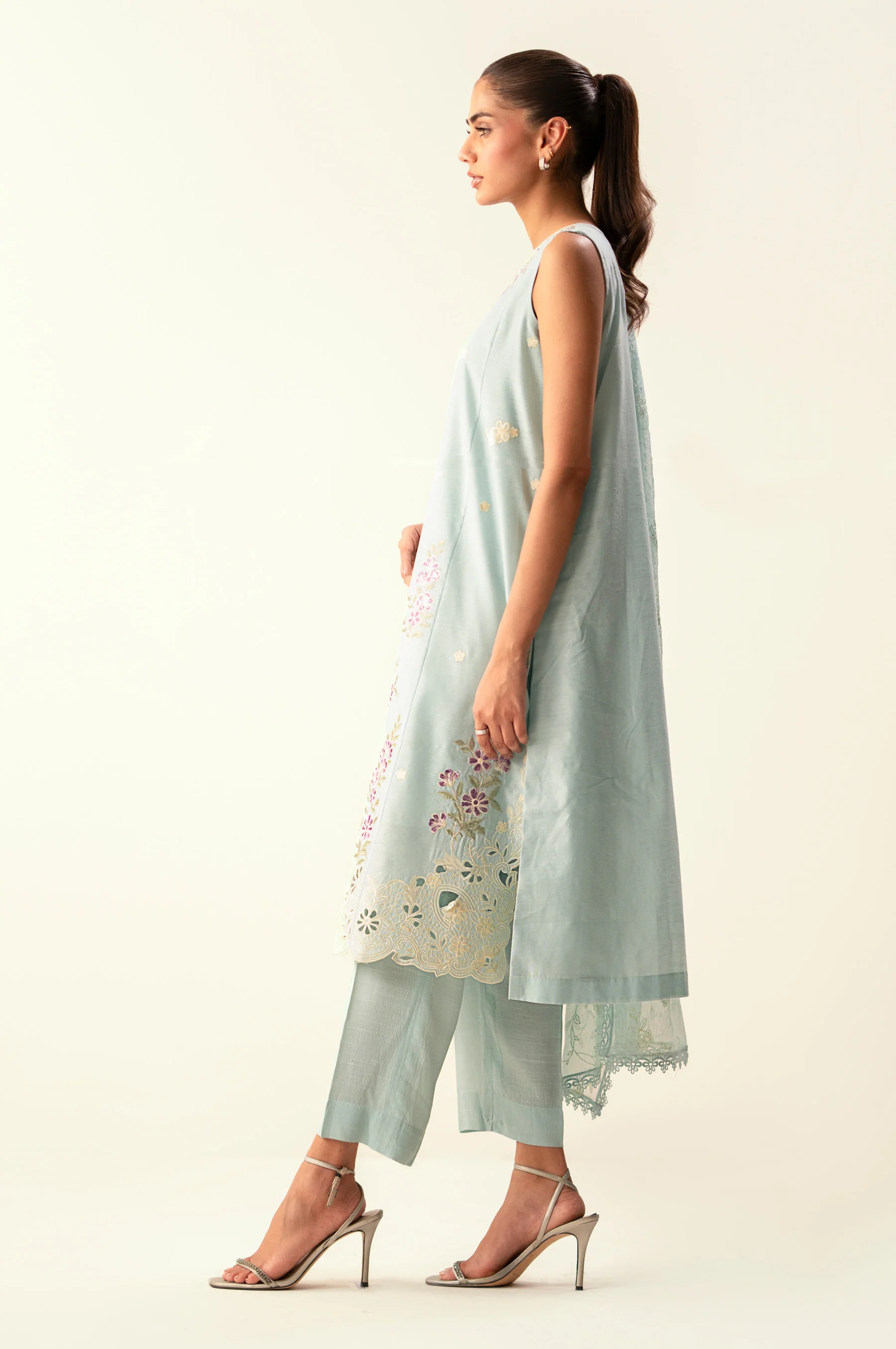 Unstitched 3 Piece Embroidered Cotton Net Suit - Image 3