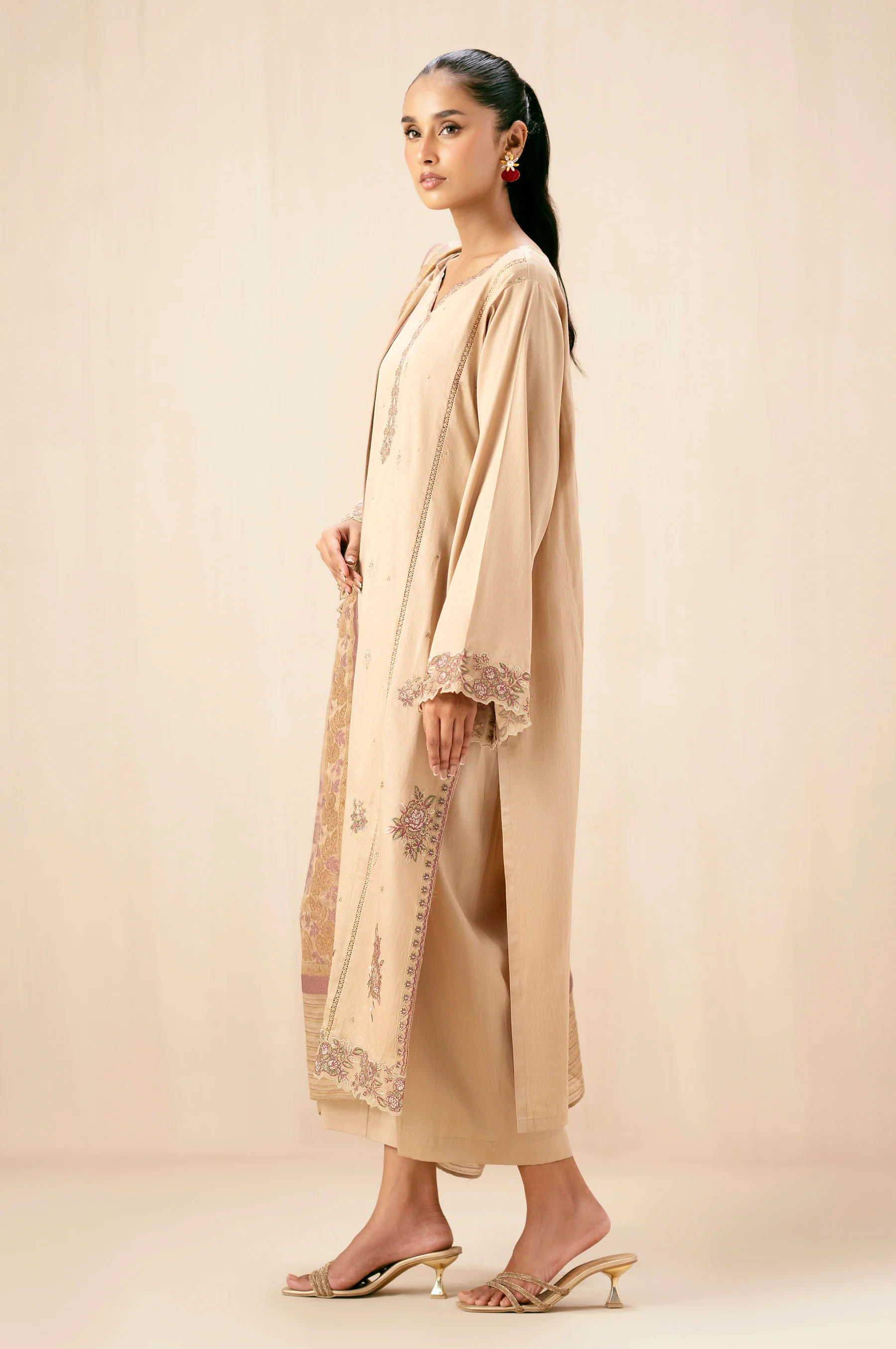UNSTITCHED PRINTED SUIT - Image 5