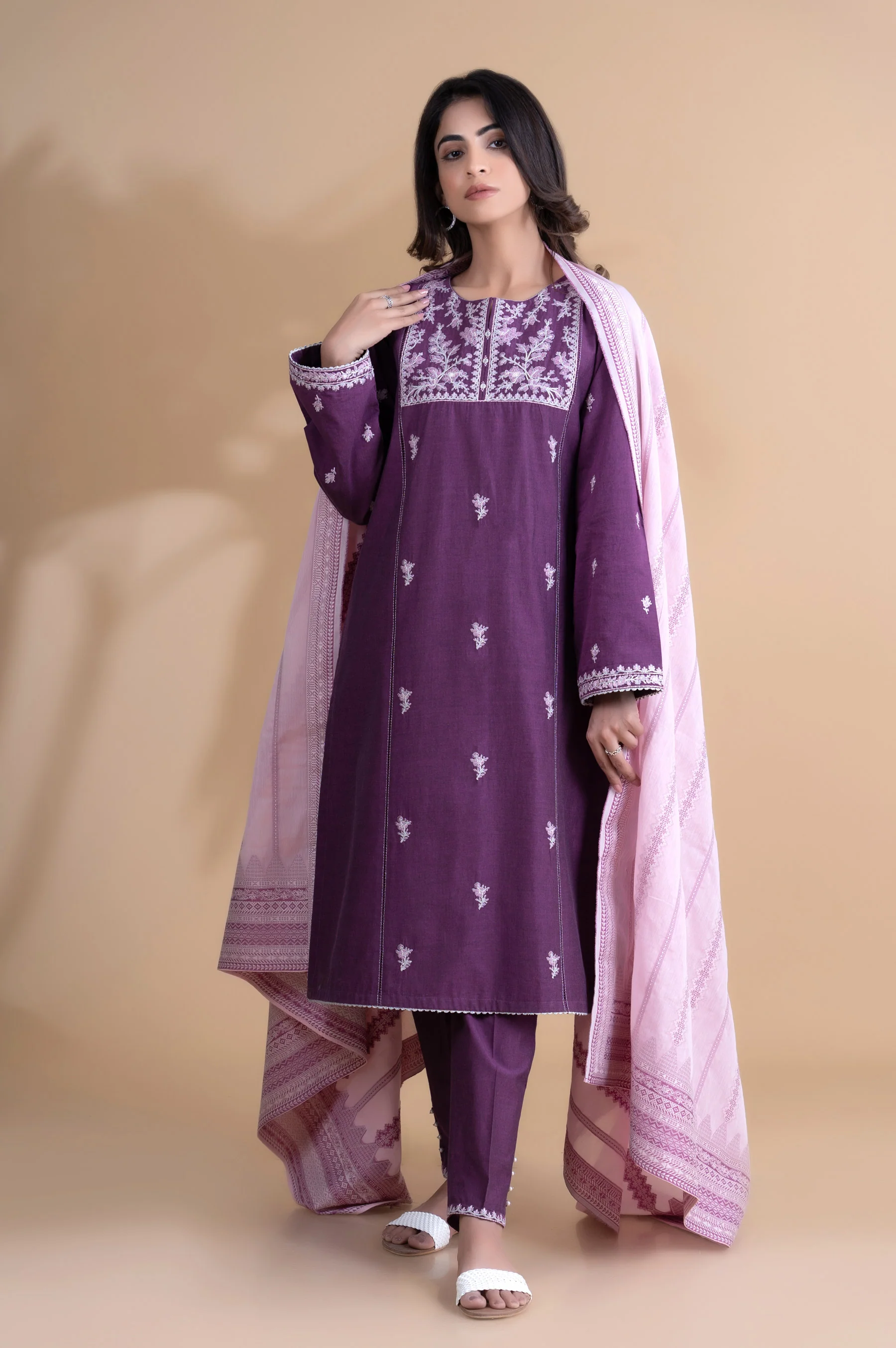Unstitched 3 Piece Embroidered Yarn Dyed Jacquard Suit - Image 5