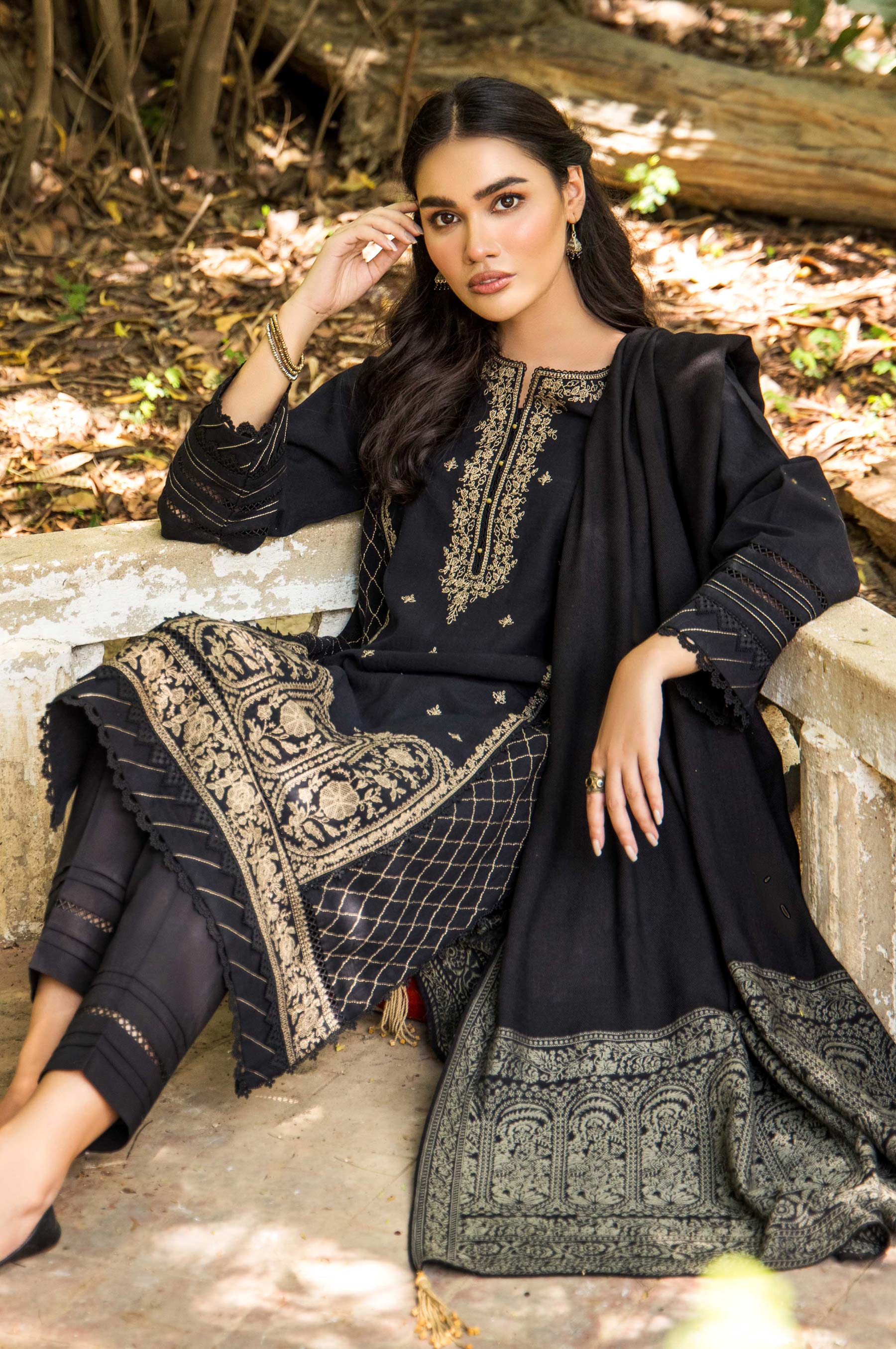 Unstitched 3 Piece Embroidered Khaddar with Jacquard Shawl Suit