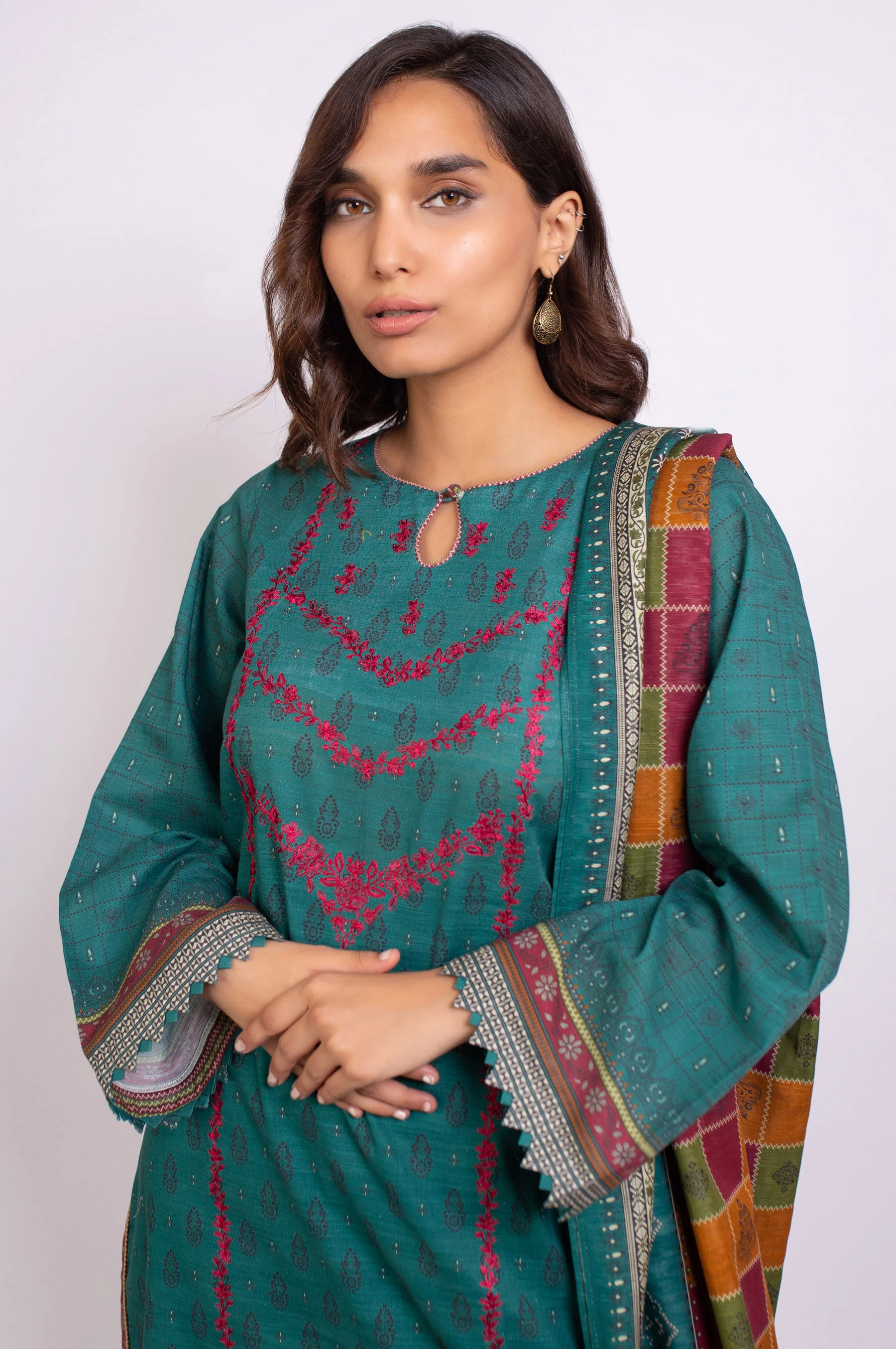 Unstitched 3 Piece Embroidered Khaddar Suit