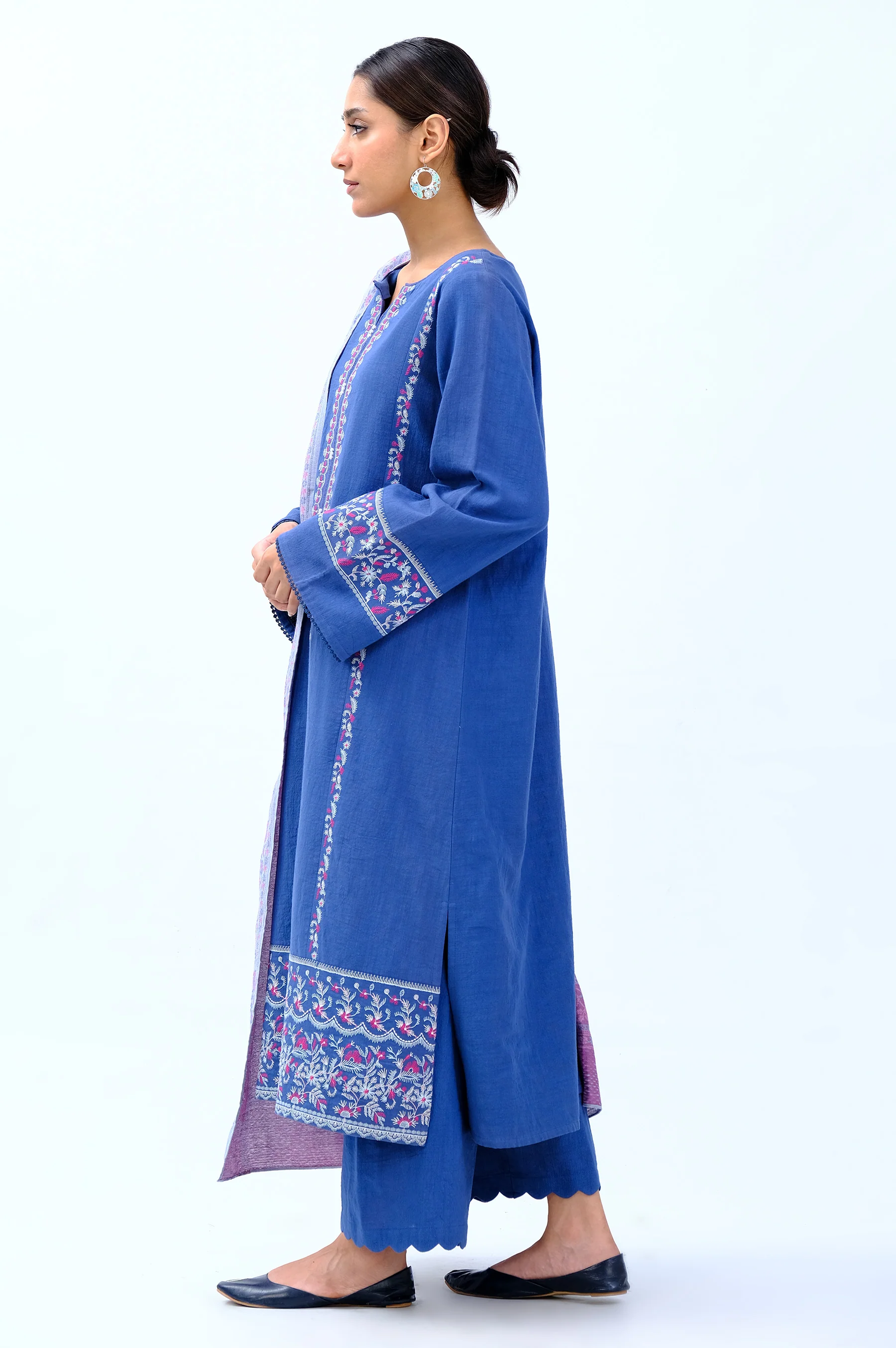 Unstitched 3 Piece Embroidered Khaddar Suit with Yarn Dyed Shawl - Image 5