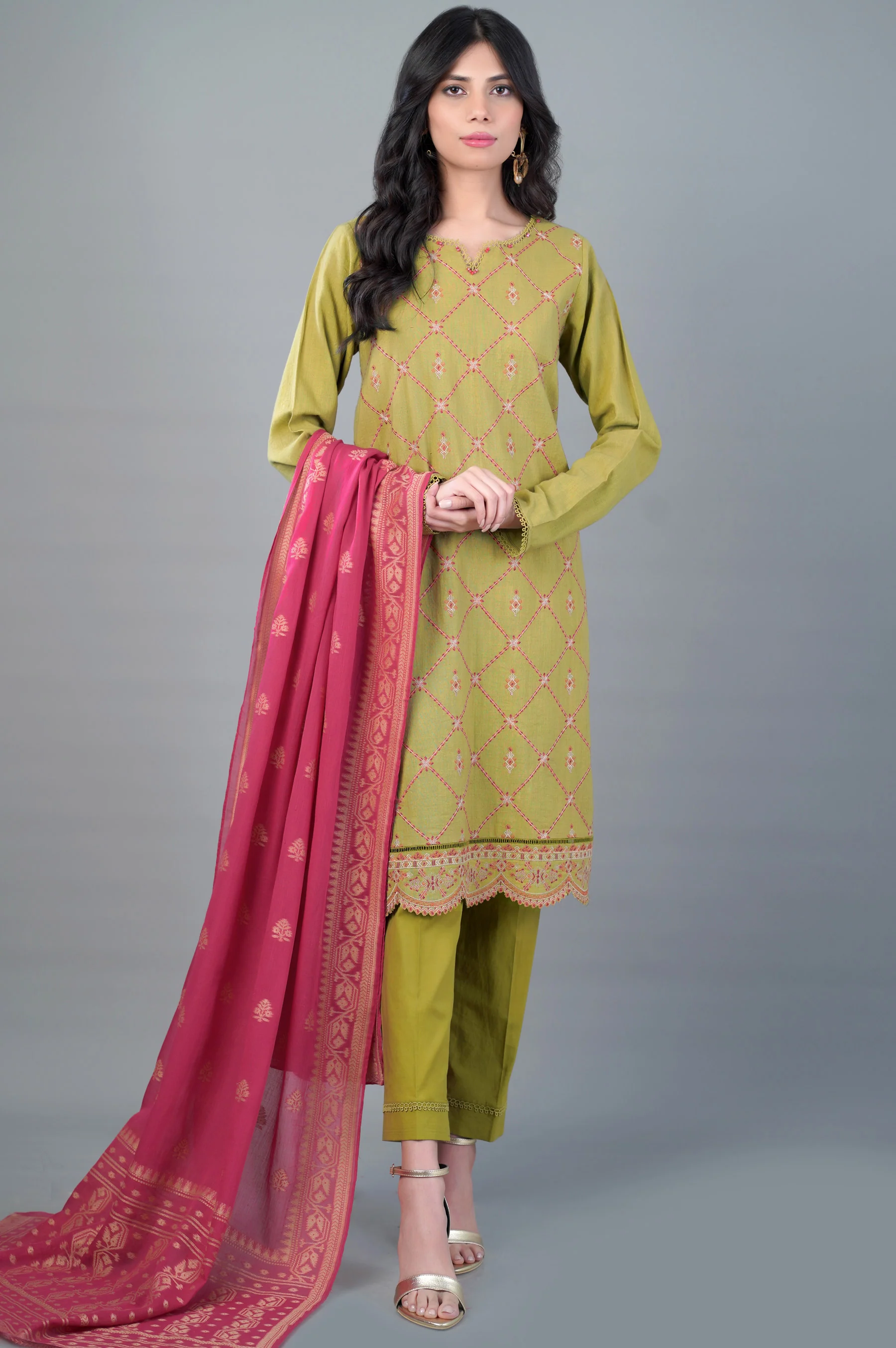 Unstitched 3 Piece Embroidered Khaddar Suit