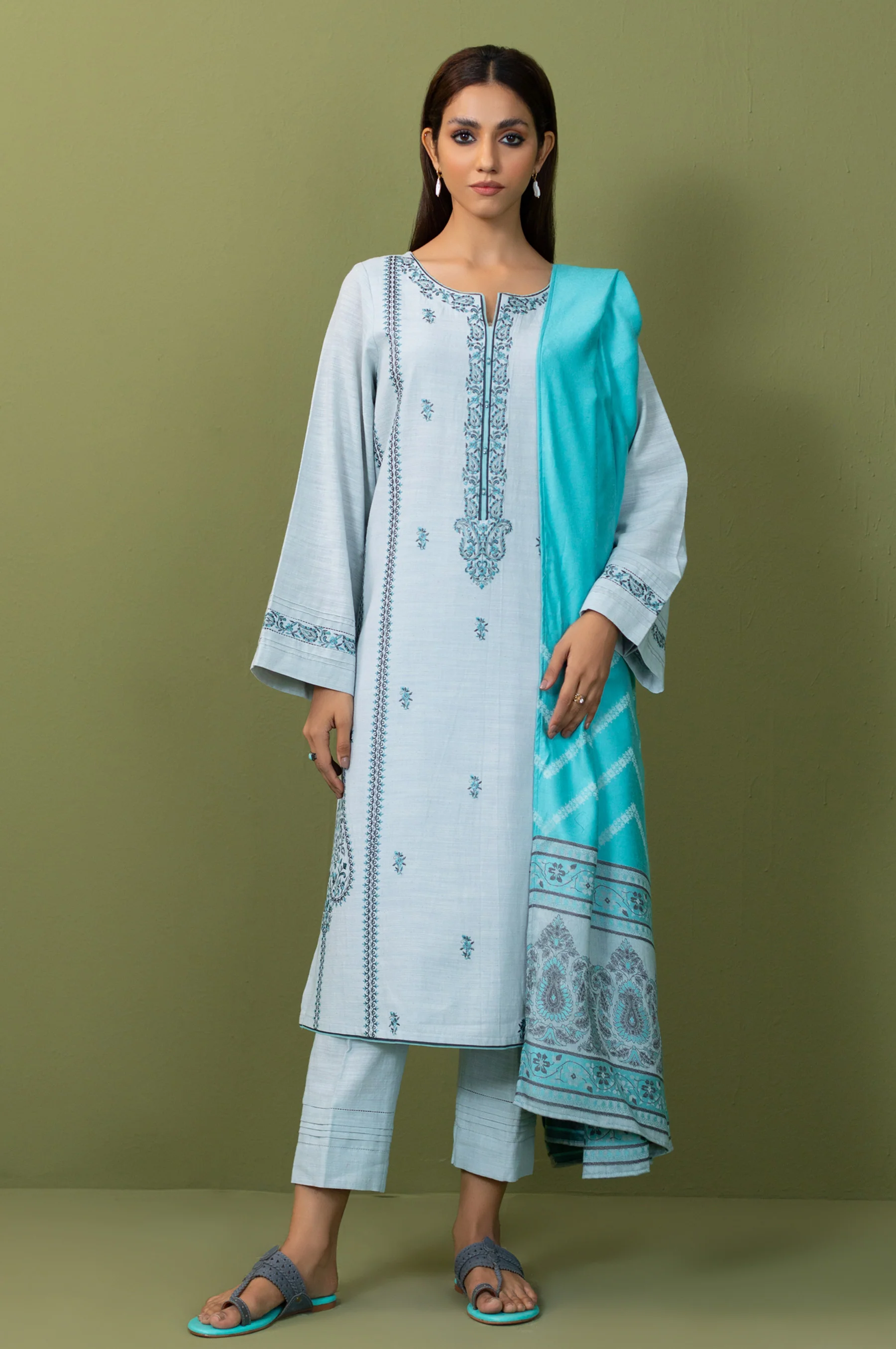 Unstitched 3 Piece Embroidered Khaddar Suit