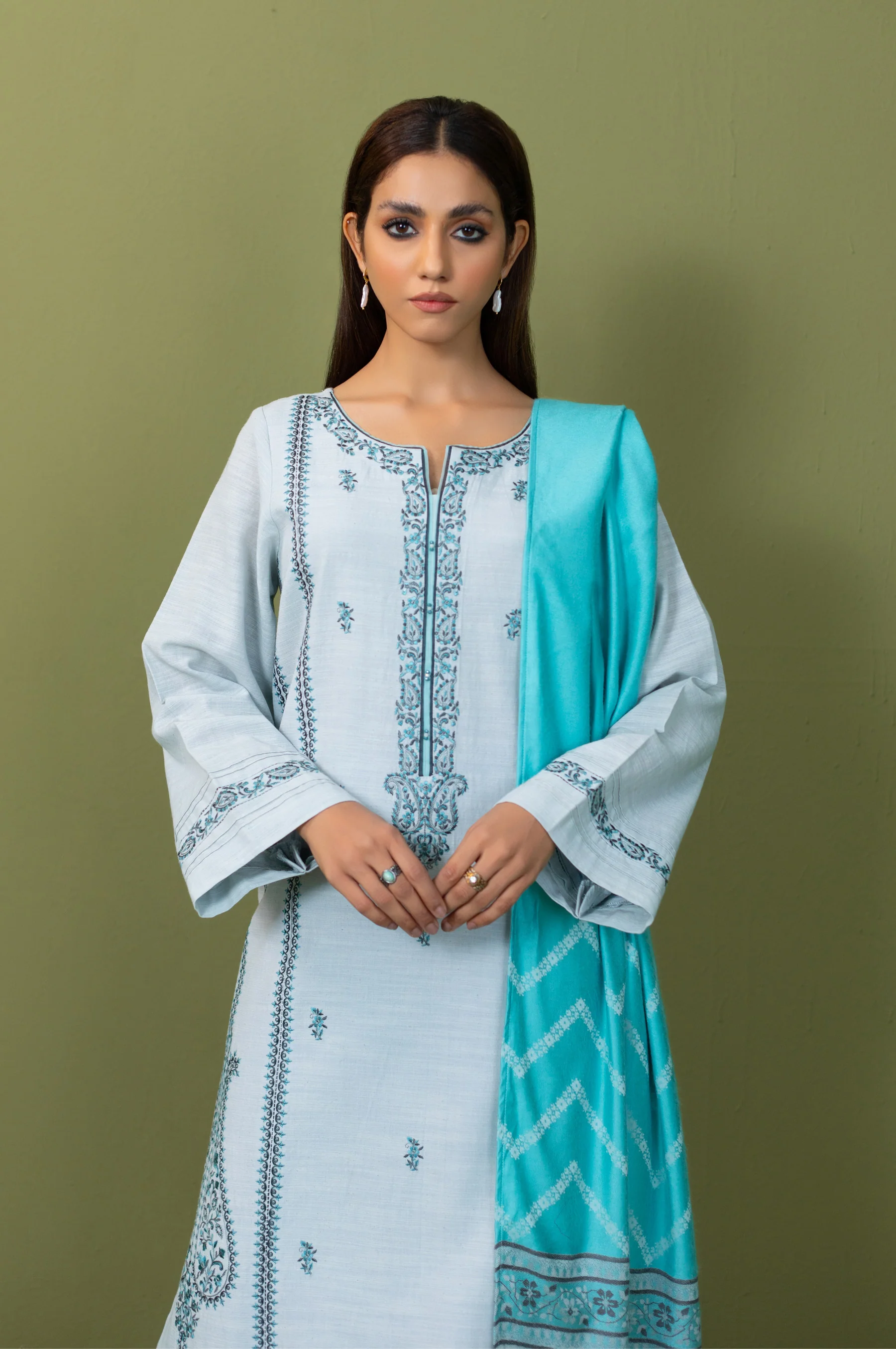 Unstitched 3 Piece Embroidered Khaddar Suit - Image 4