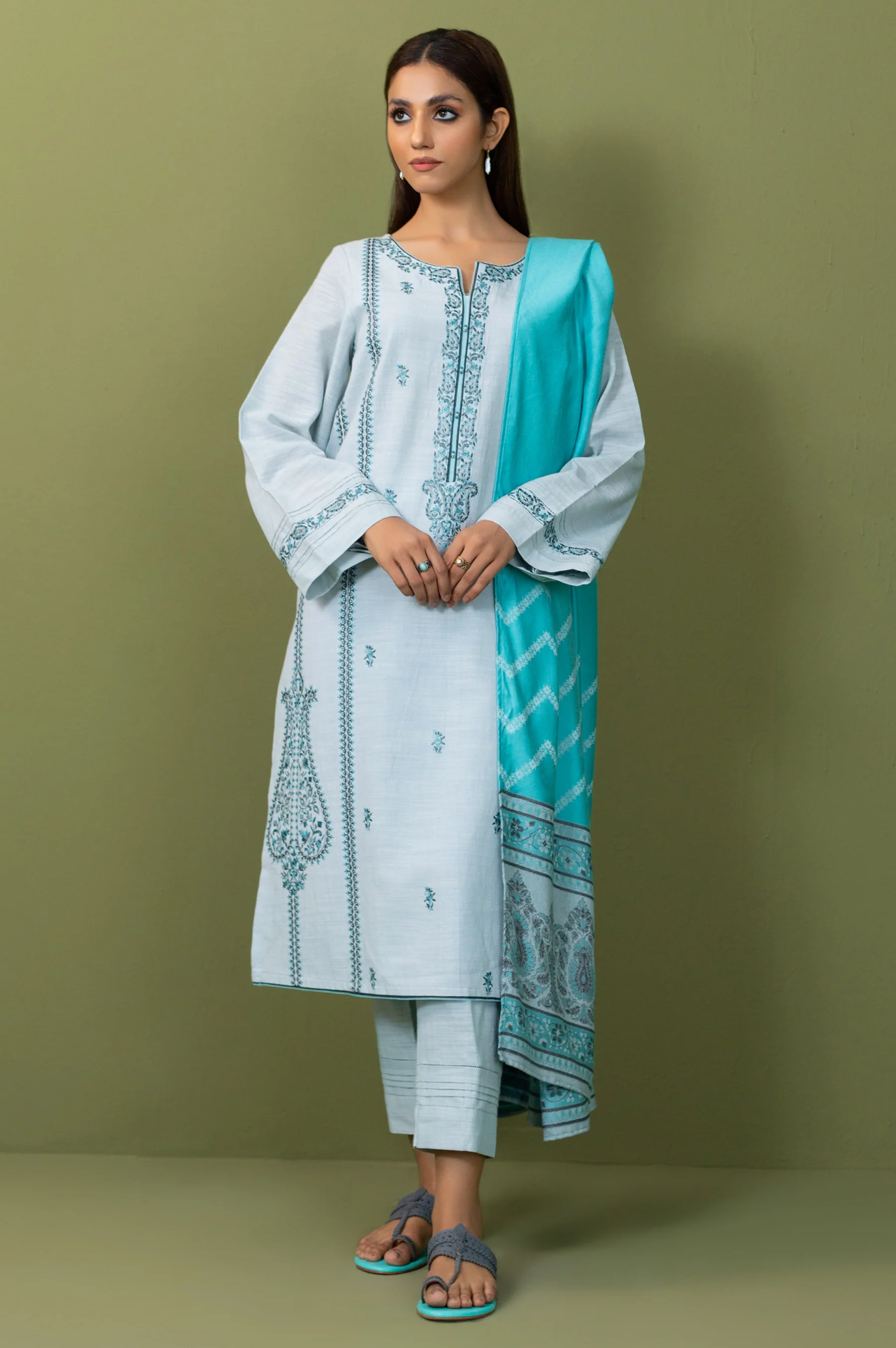 Unstitched 3 Piece Embroidered Khaddar Suit - Image 5