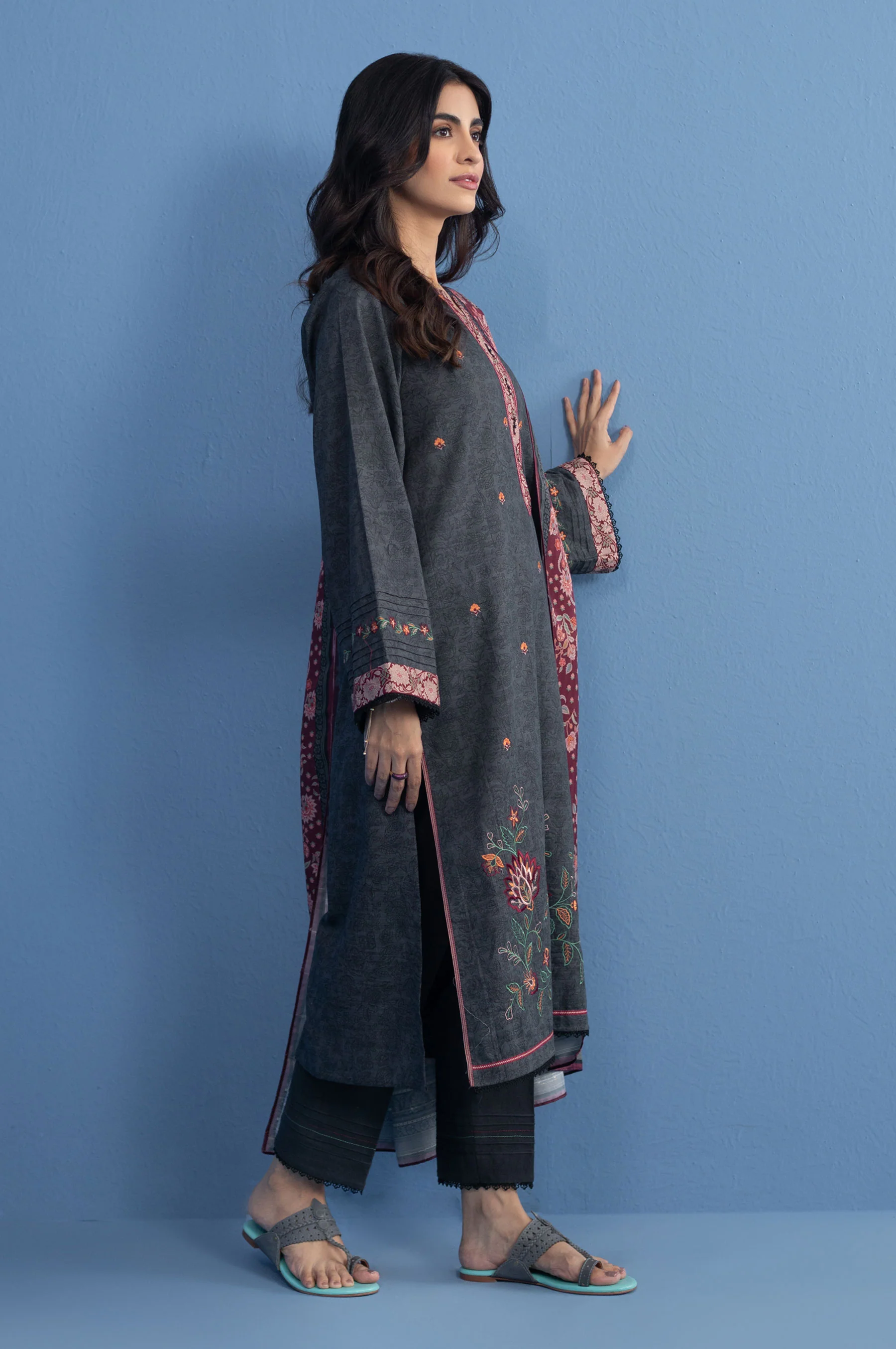 Unstitched 3 Piece Embroidered Khaddar Suit - Image 3