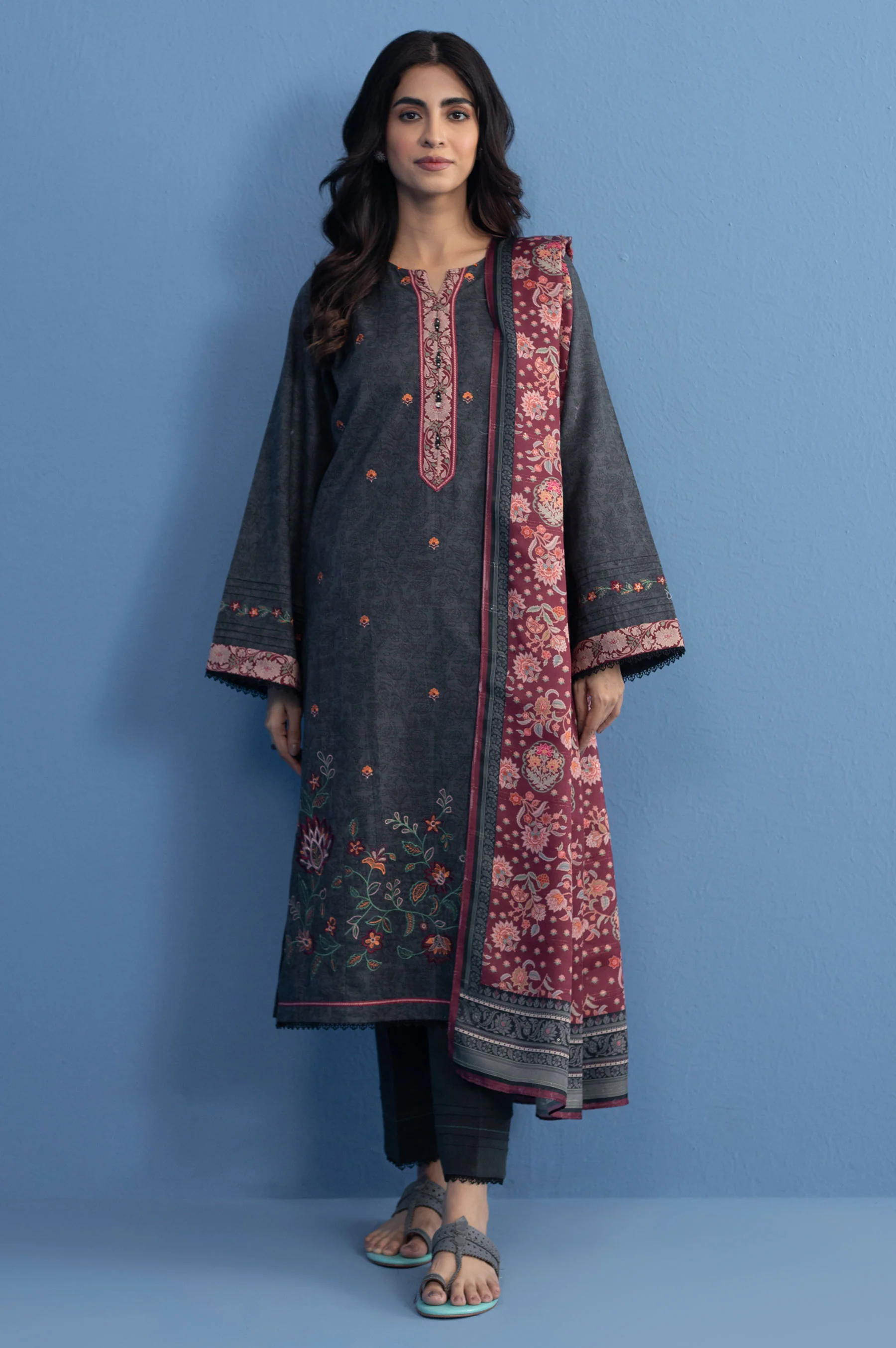 Unstitched 3 Piece Embroidered Khaddar Suit - Image 7
