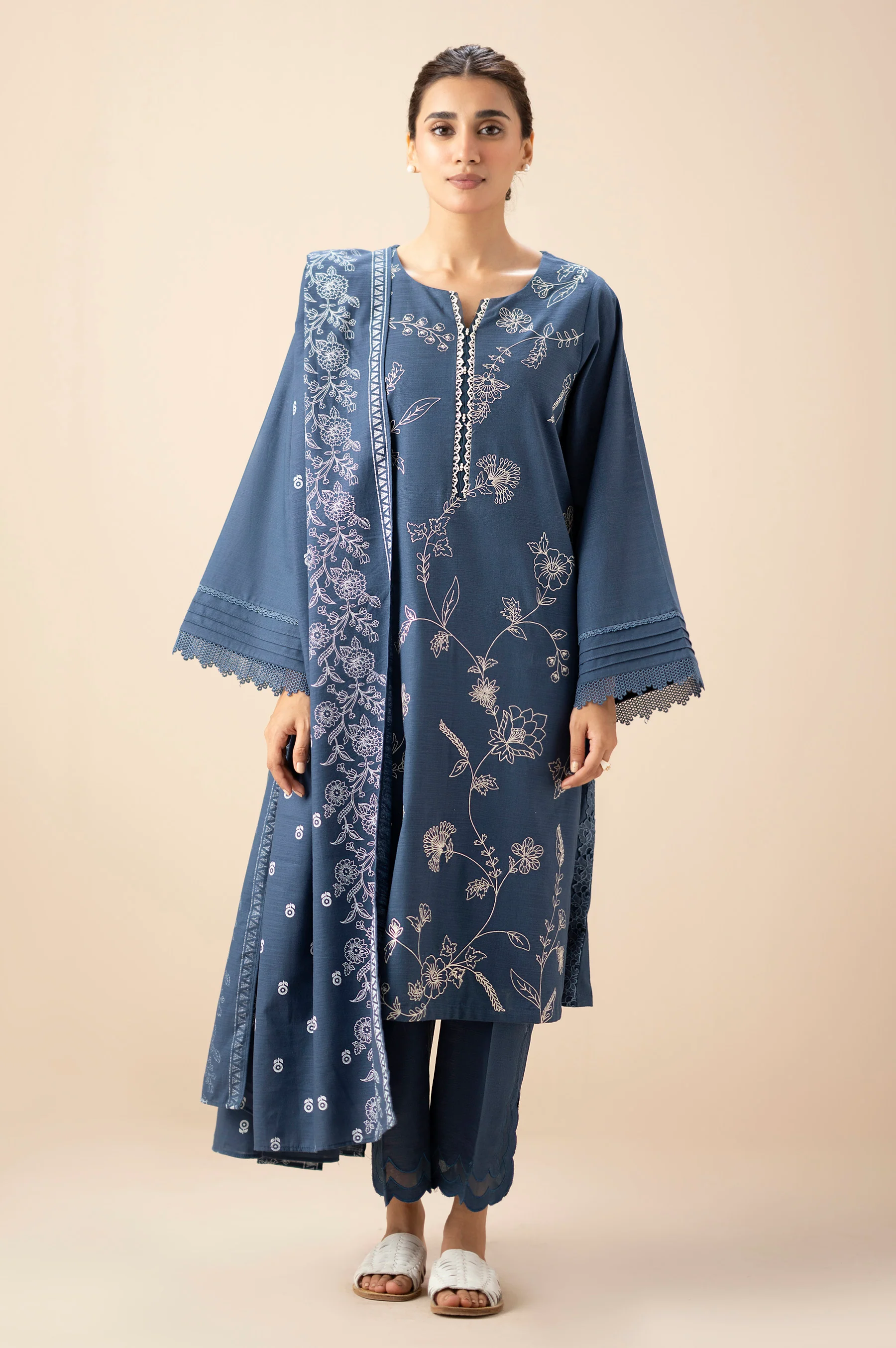 UNSTITCHED EMBROIDERED SUIT