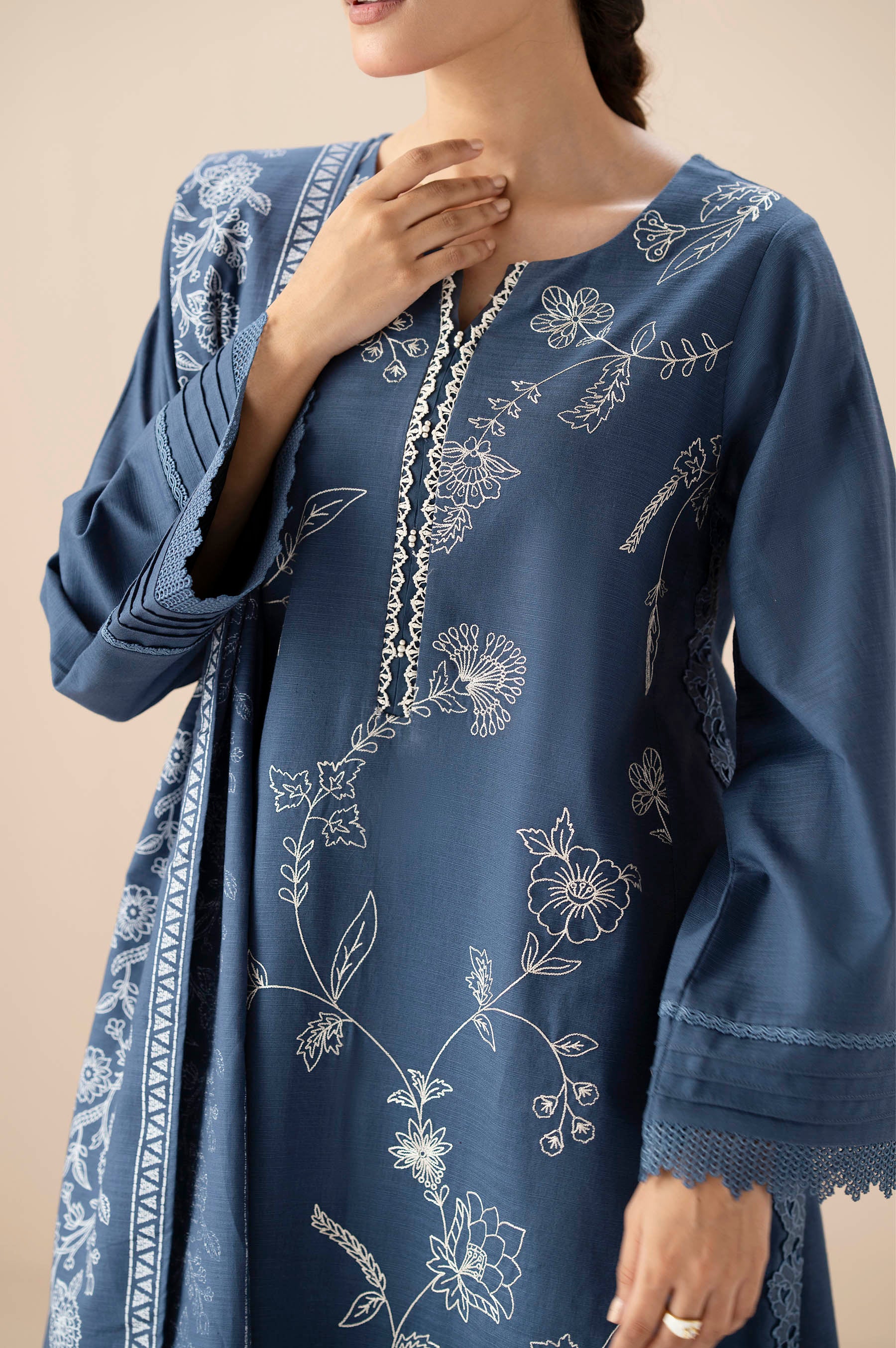 UNSTITCHED EMBROIDERED SUIT - Image 2