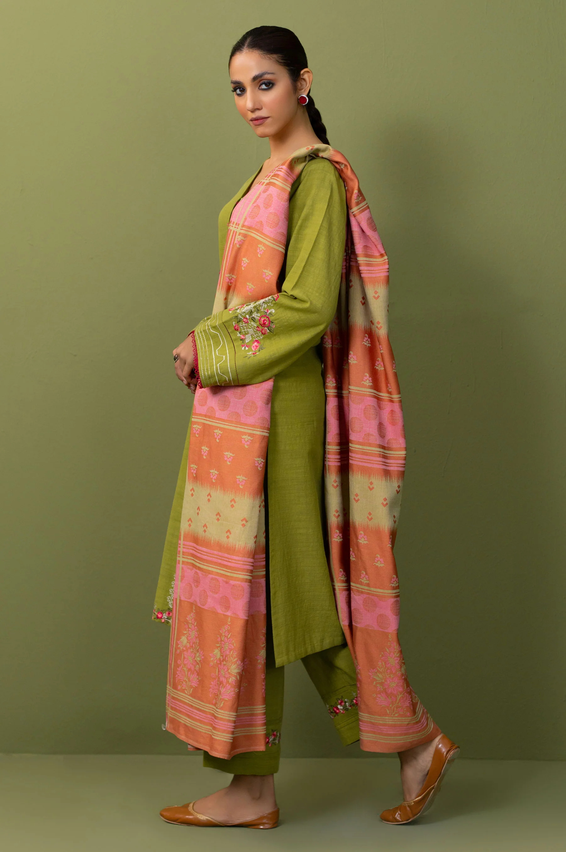 Unstitched 3 Piece Embroidered Khaddar Suit - Image 2