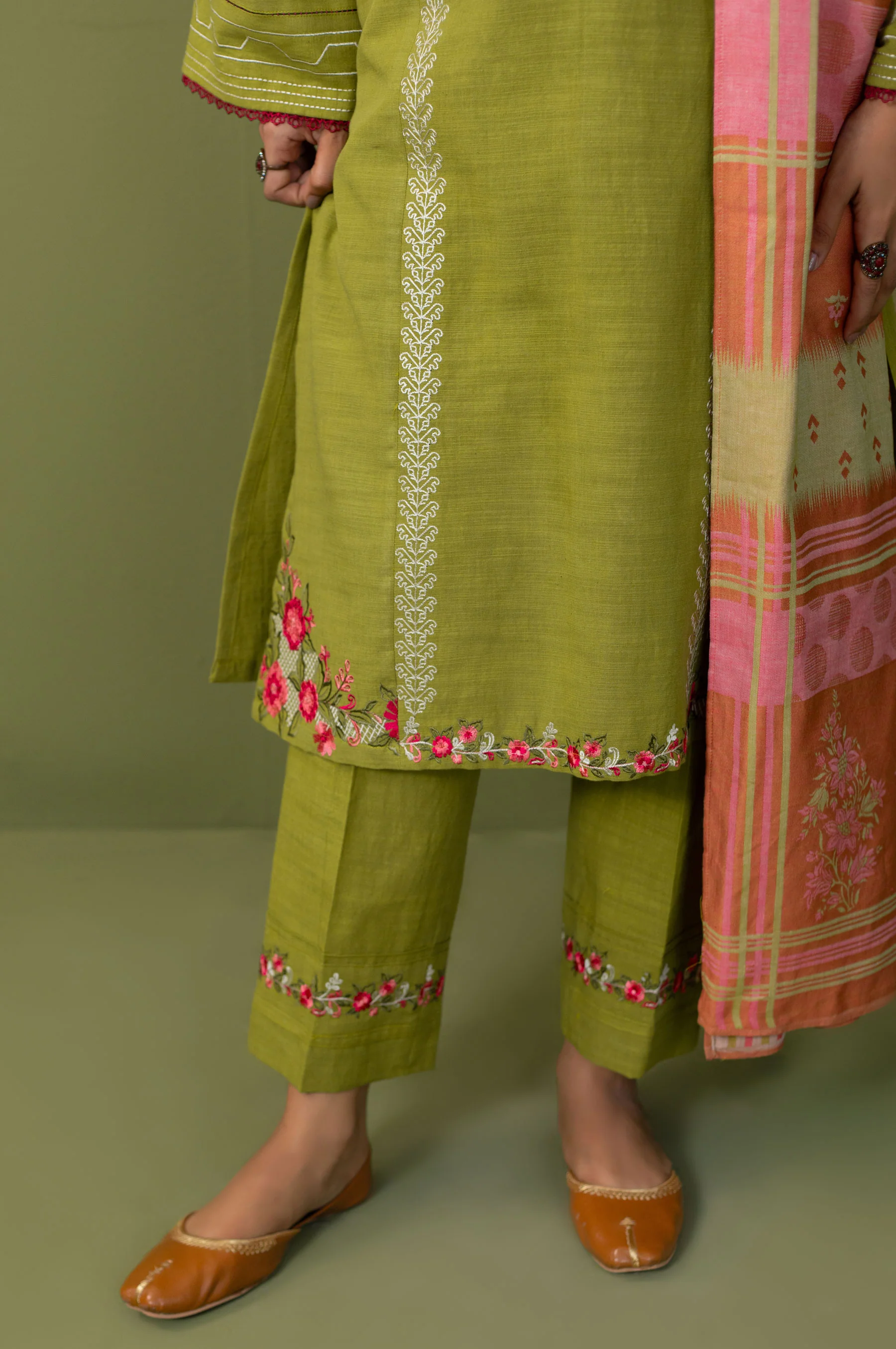 Unstitched 3 Piece Embroidered Khaddar Suit - Image 5
