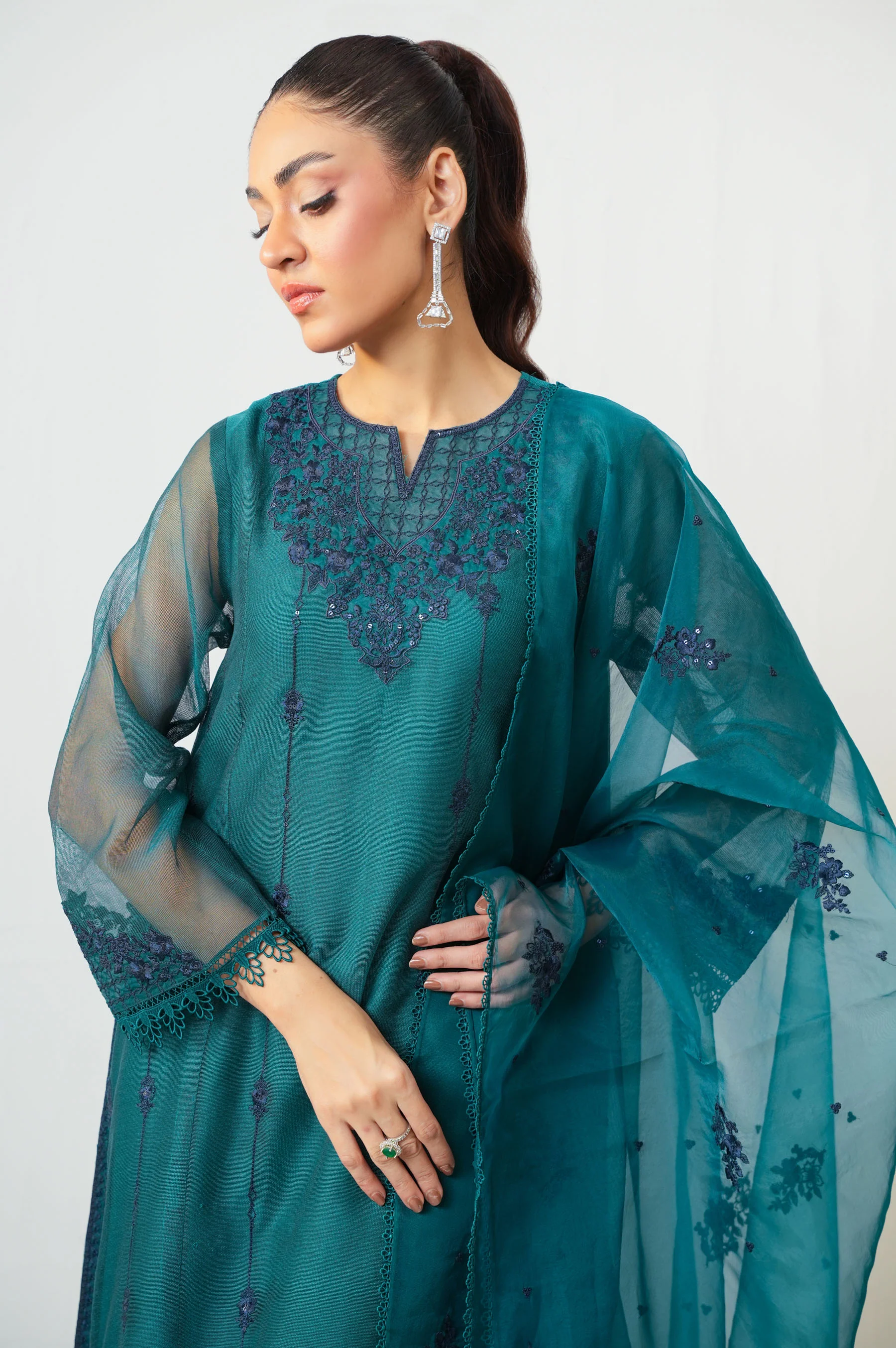 UNSTITCHED EMBROIDERED SUIT - Image 2