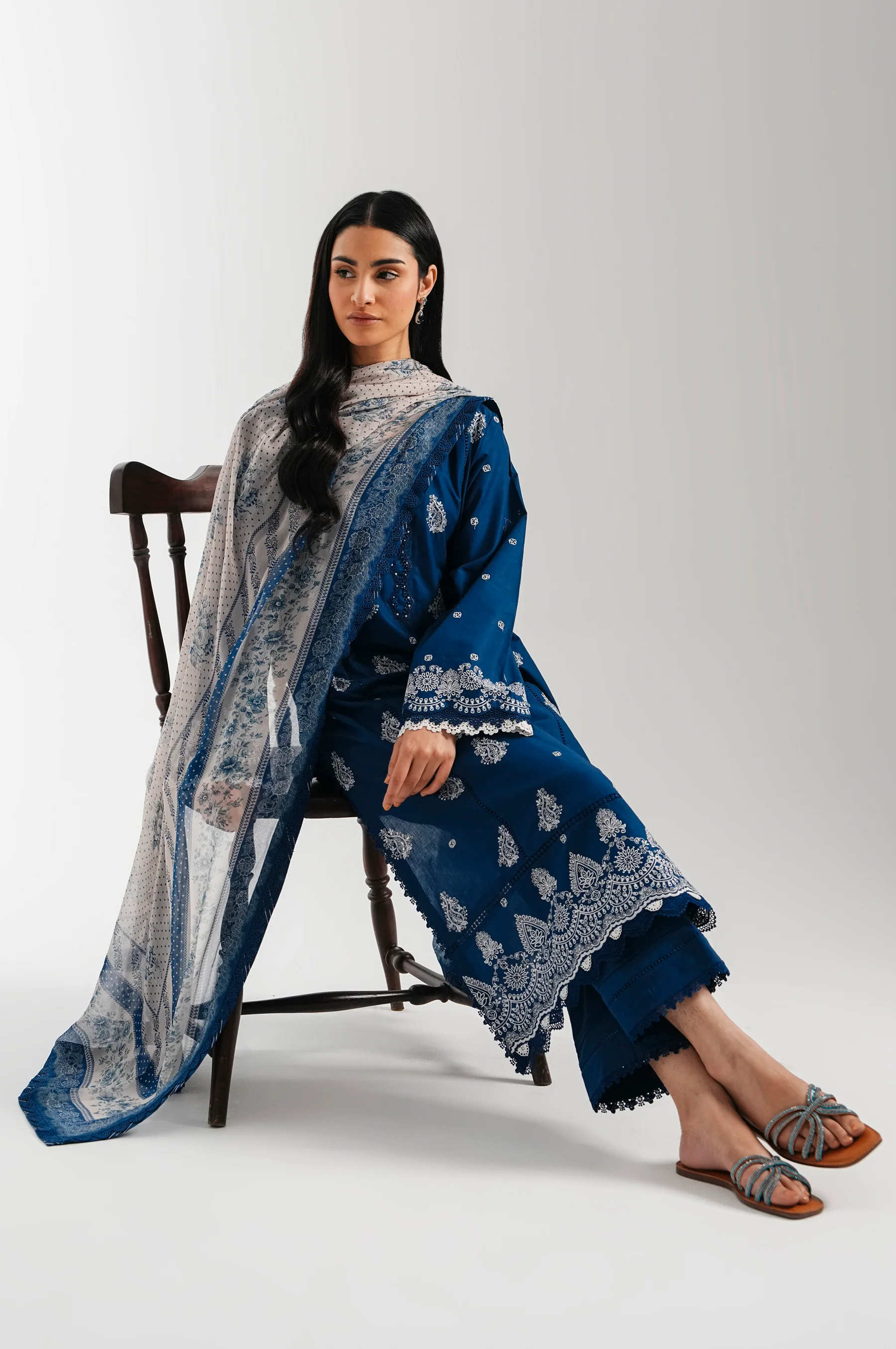 UNSTITCHED EMBROIDERED SUIT - Image 2