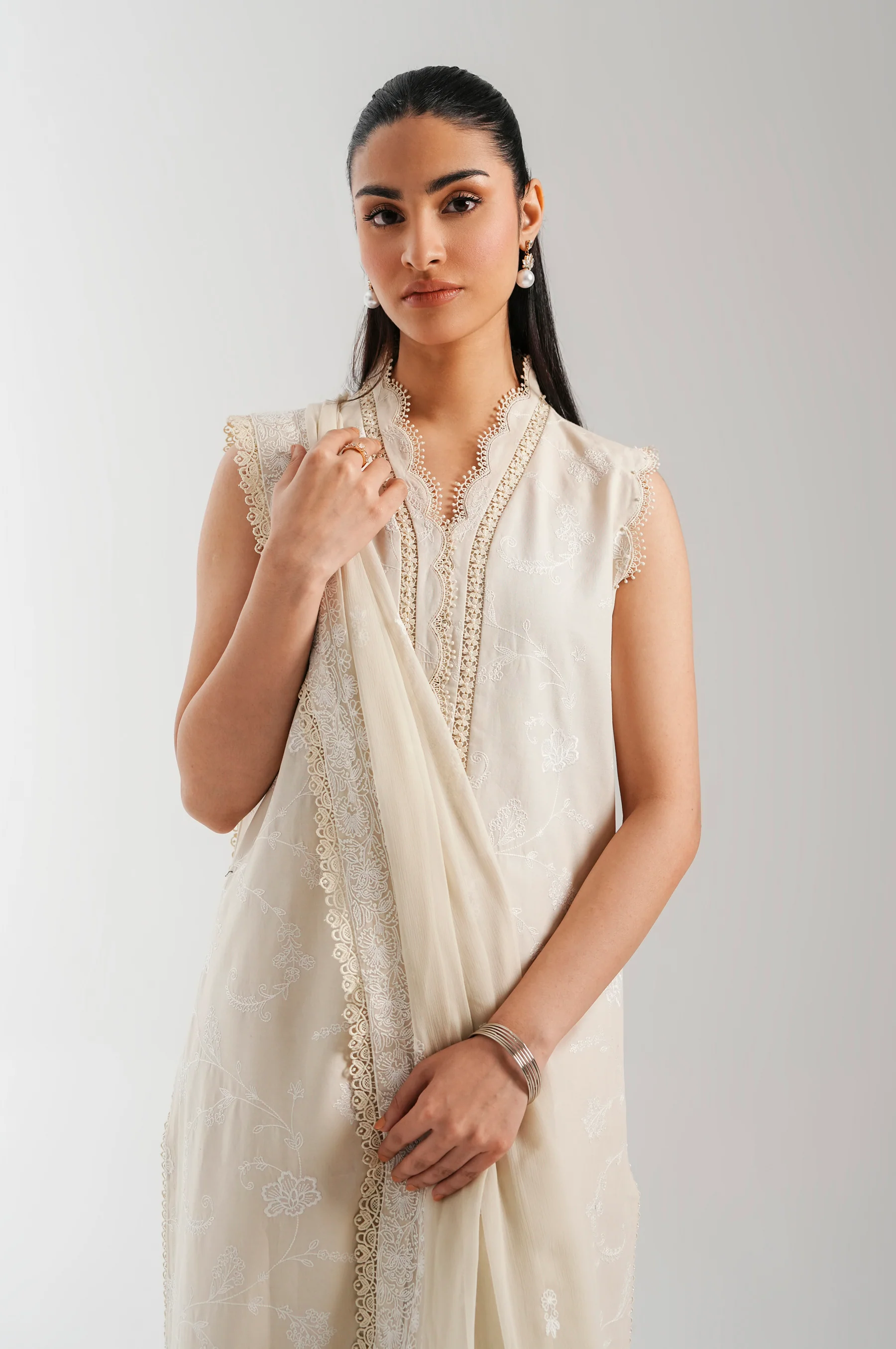 UNSTITCHED EMBROIDERED SUIT - Image 2