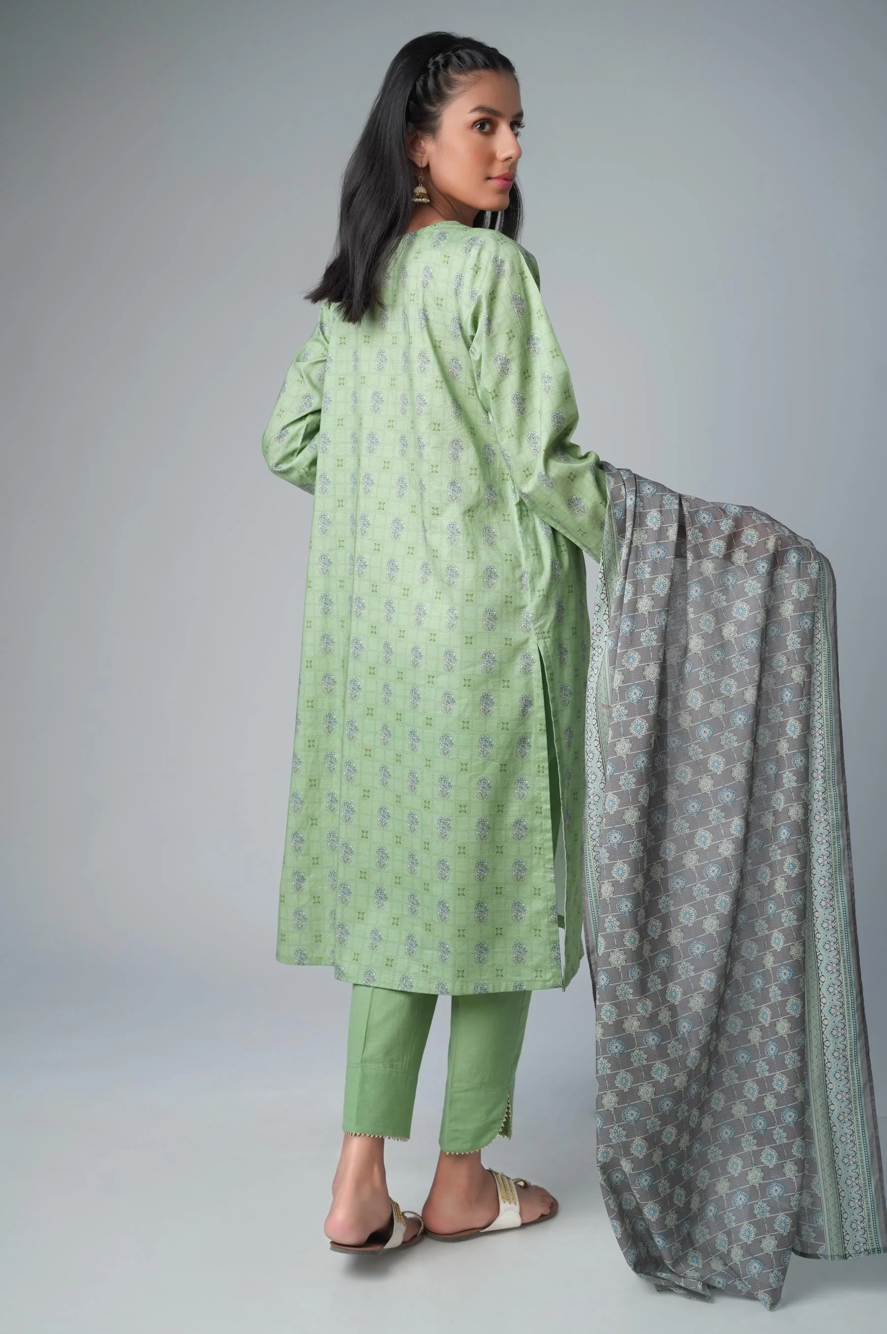 Unstitched 3 Piece Embroidered Lawn Suit - Image 4