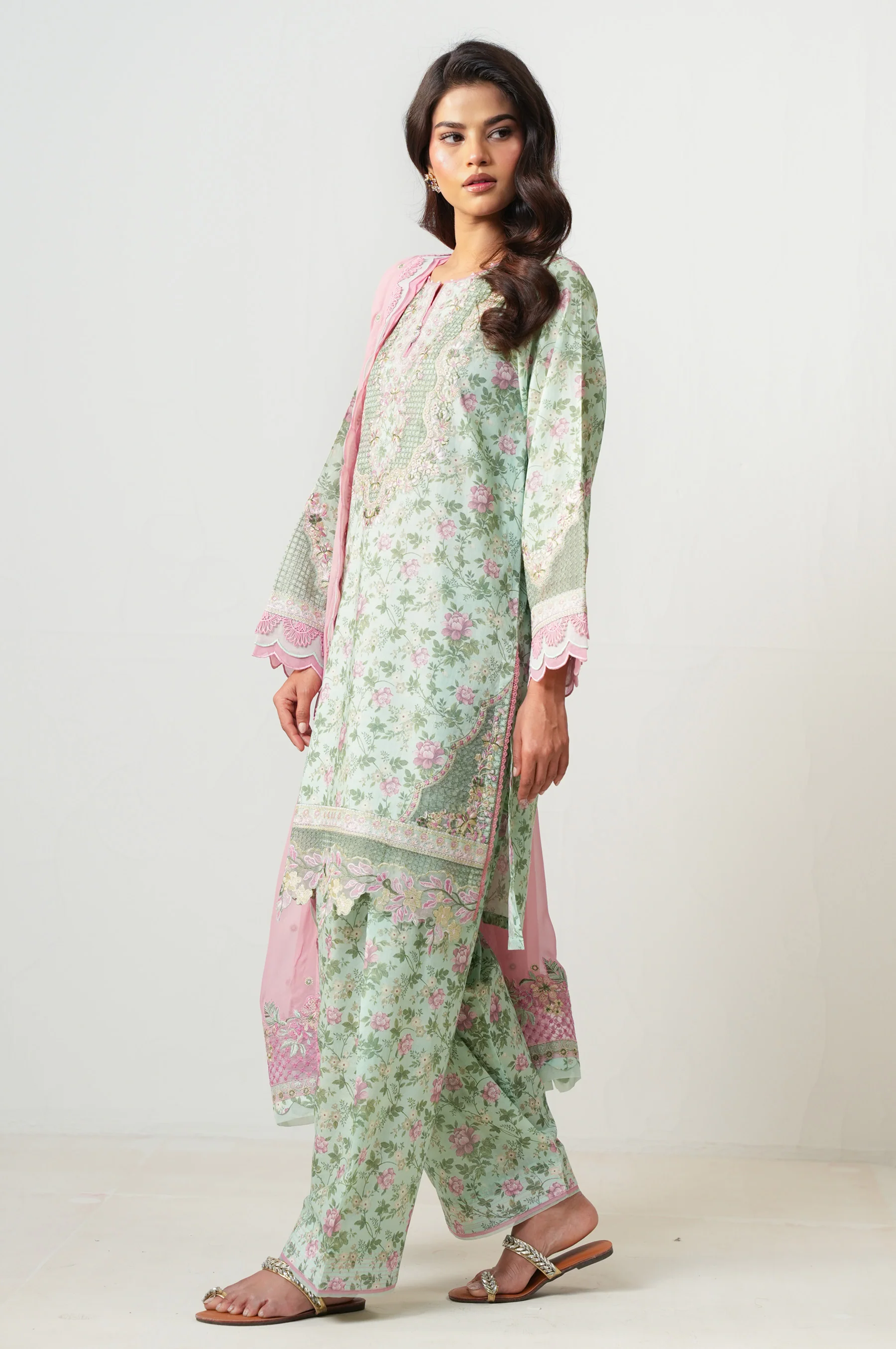 UNSTITCHED EMBROIDERED SUIT - Image 3