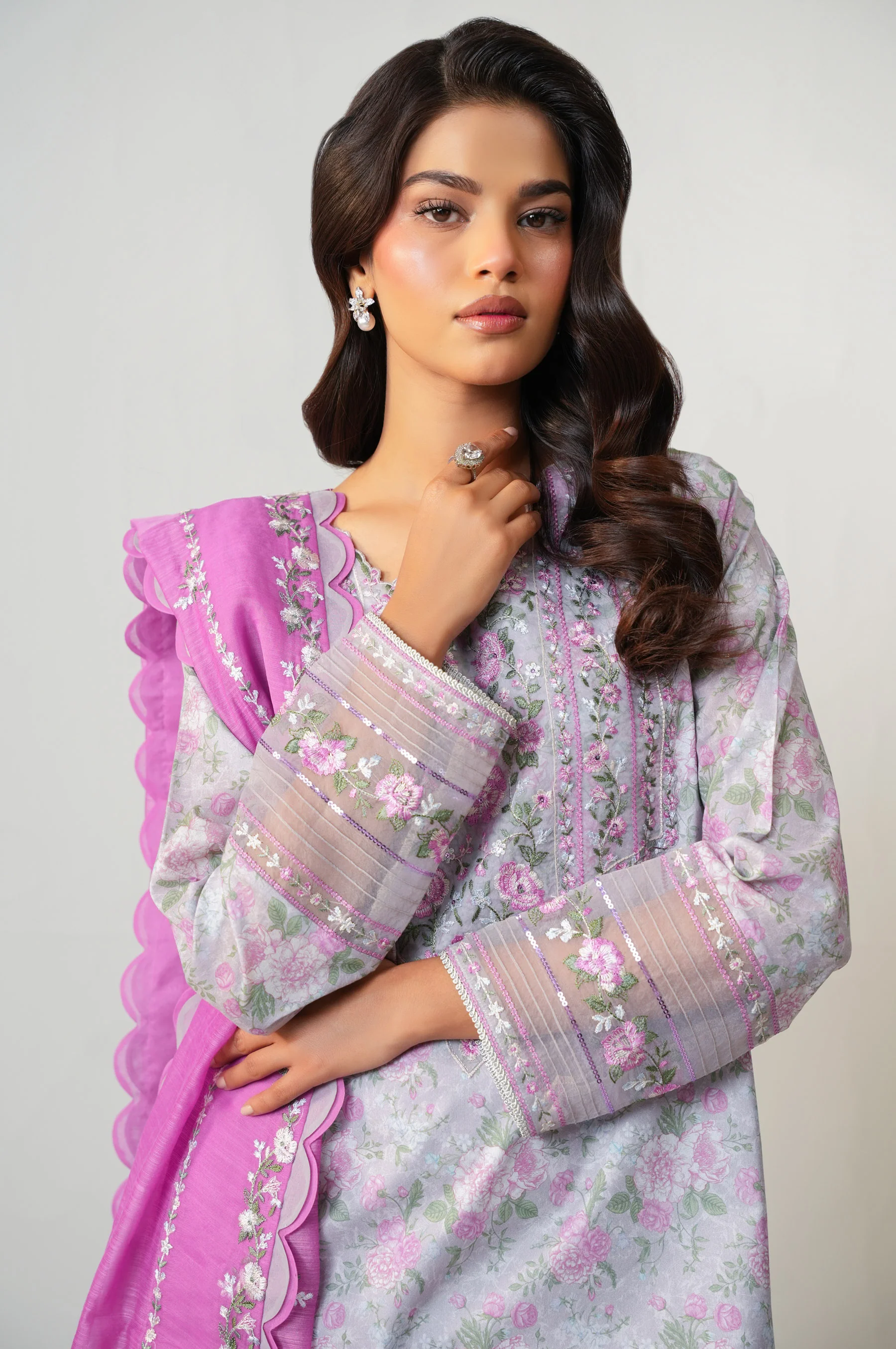UNSTITCHED EMBROIDERED SUIT - Image 2