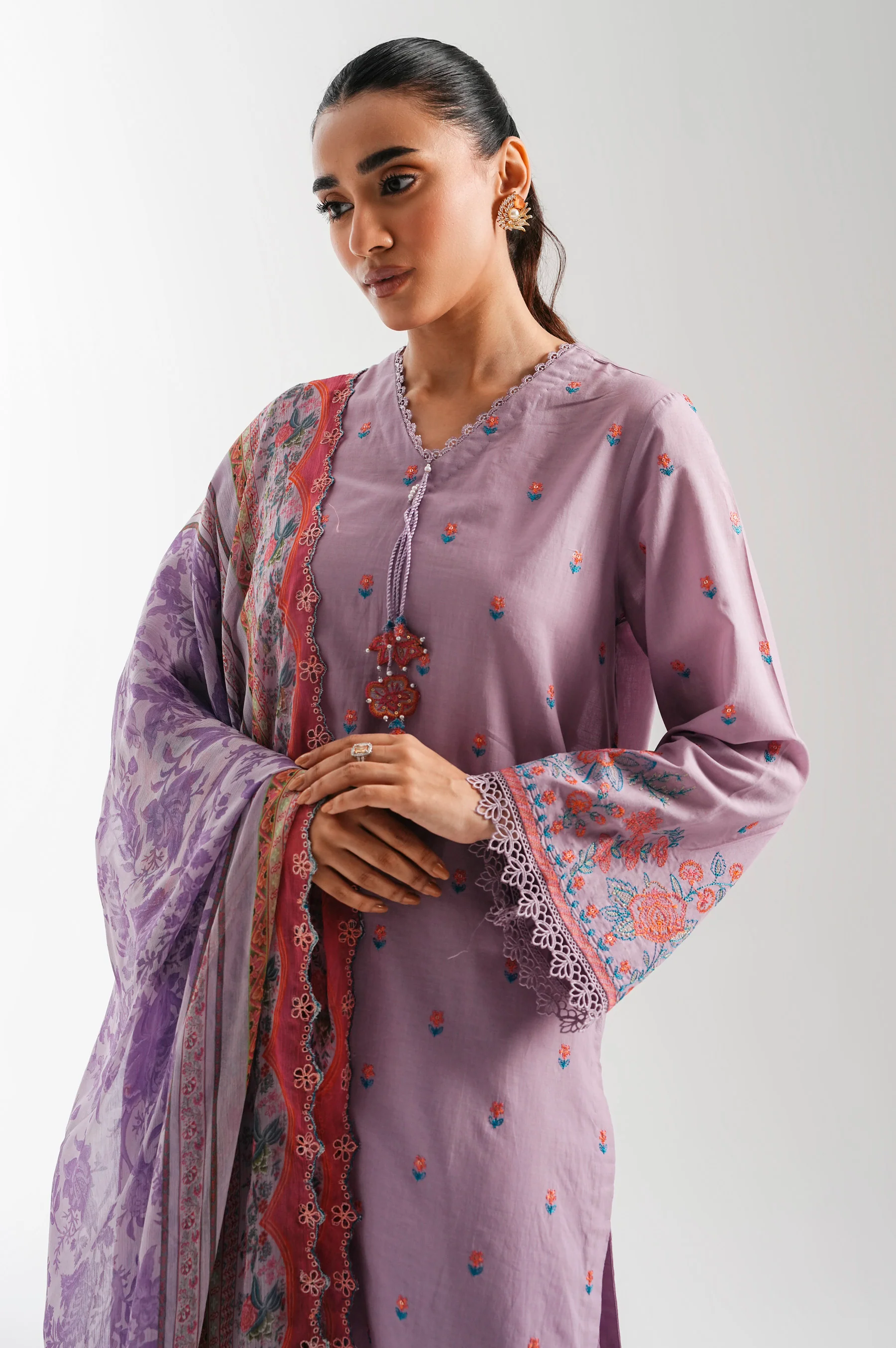 UNSTITCHED EMBROIDERED SUIT - Image 4