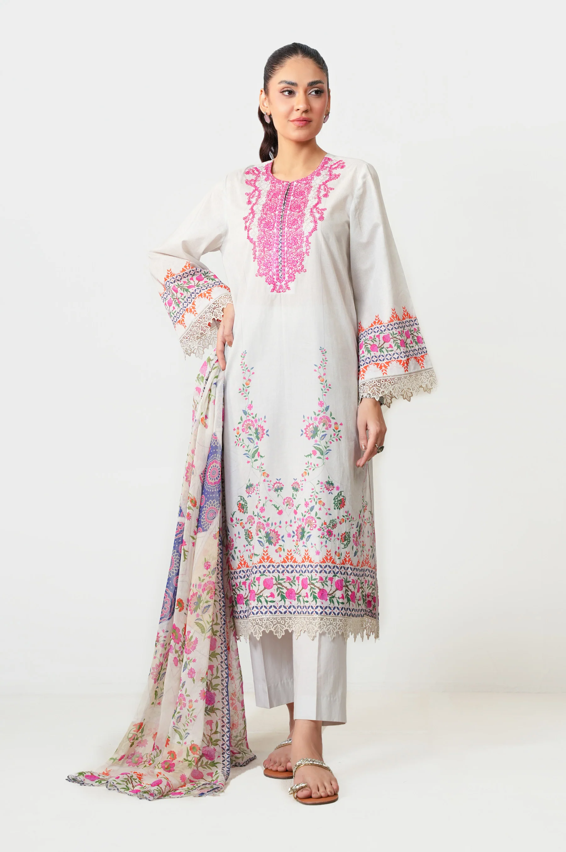 UNSTITCHED EMBROIDERED SUIT - Image 6