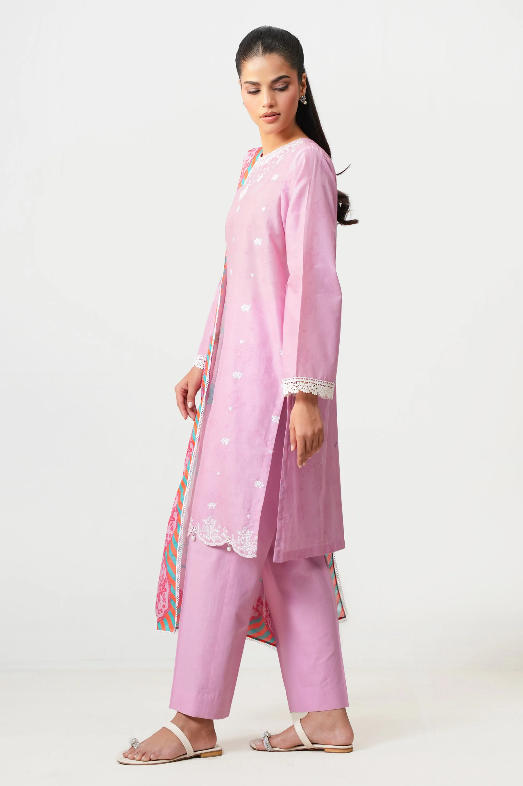 UNSTITCHED EMBROIDERED SUIT - Image 3
