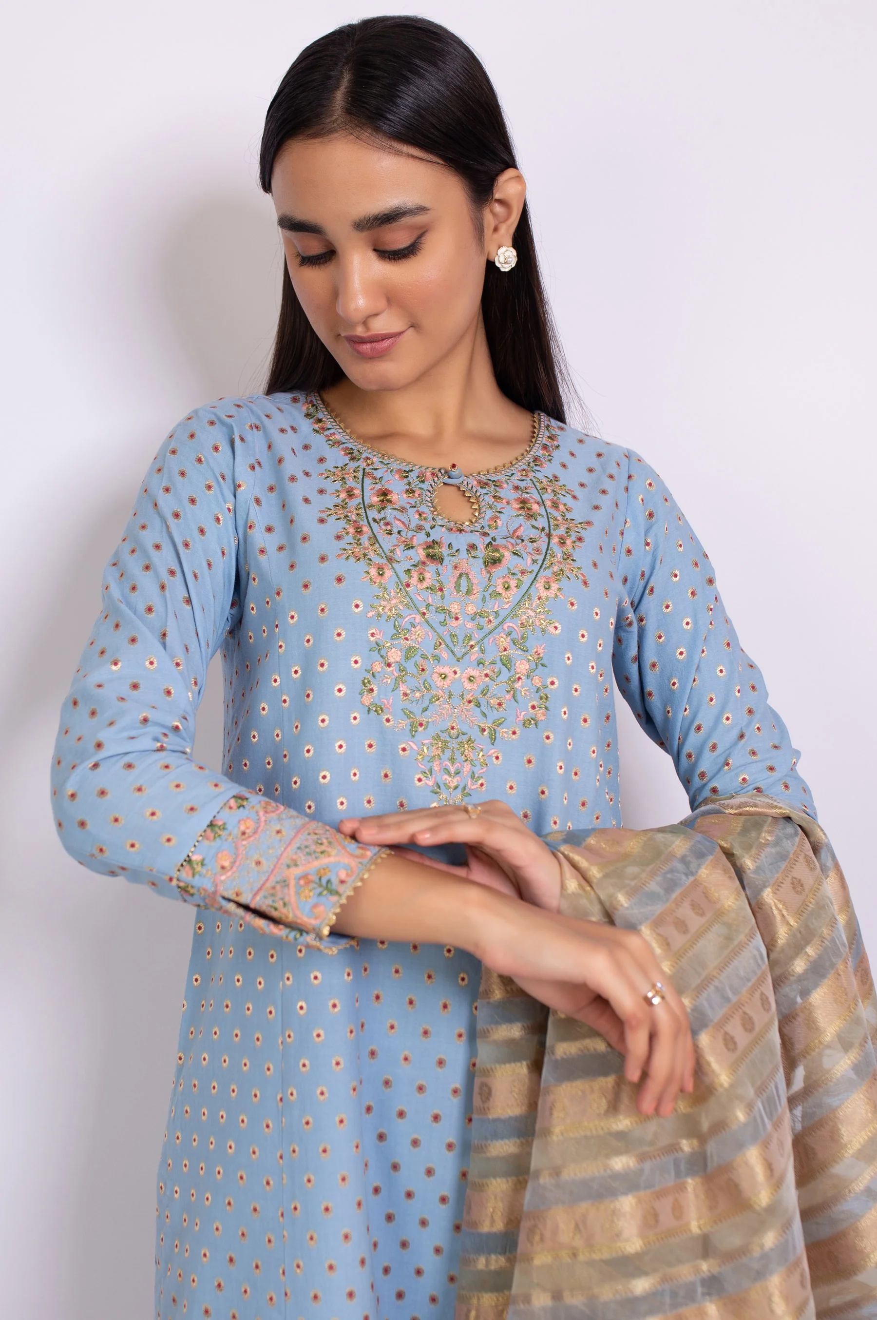 Unstitched 3 Piece Embroidered Maysuri Jacquard Suit - Image 3