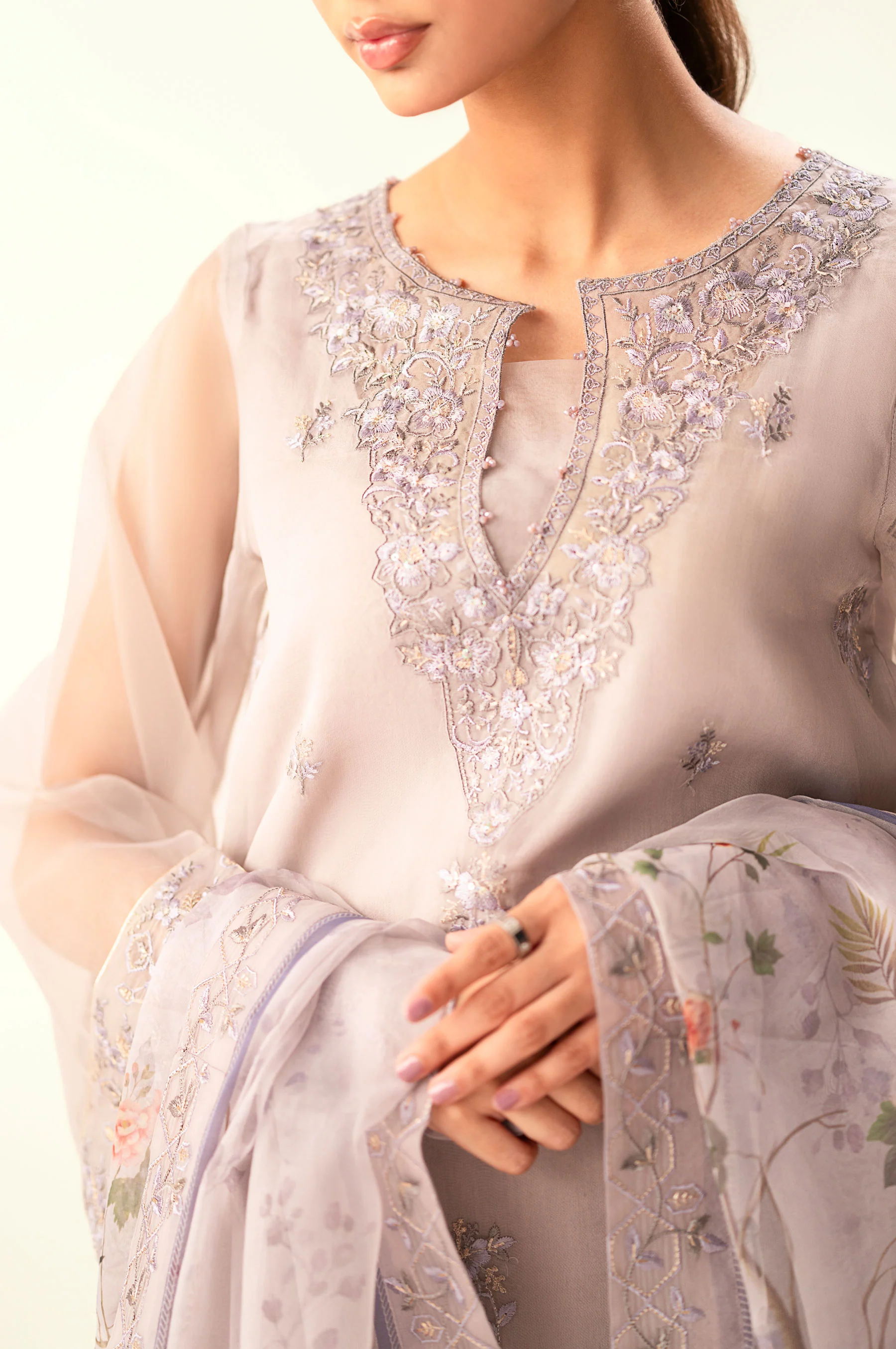 UNSTITCHED EMBROIDERED SUIT - Image 6