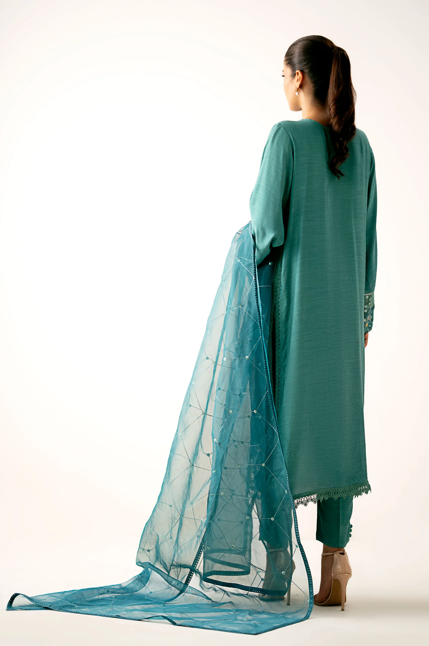 UNSTITCHED EMBROIDERED SUIT - Image 4