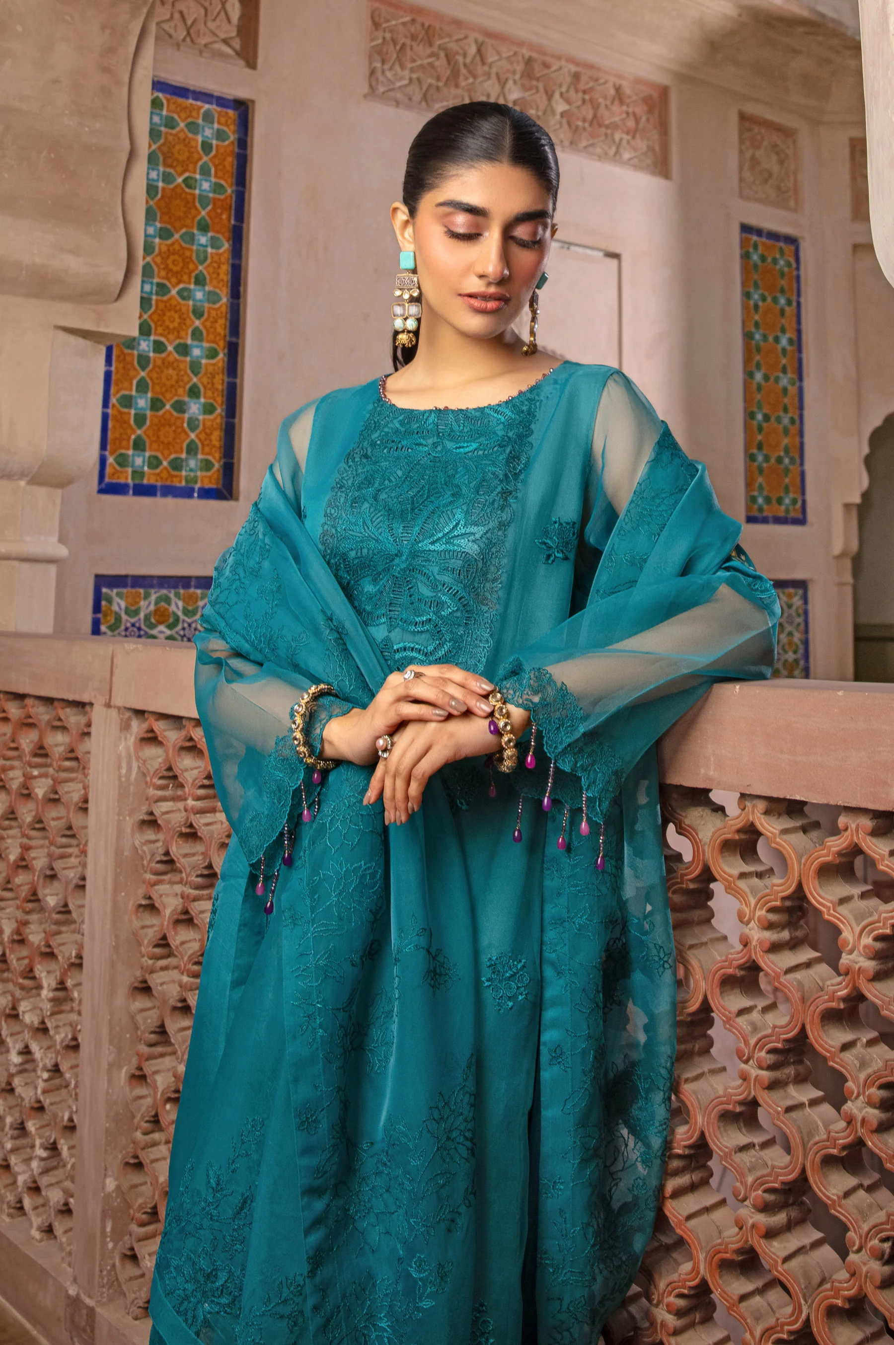 UNSTITCHED EMBROIDERED SUIT - Image 3