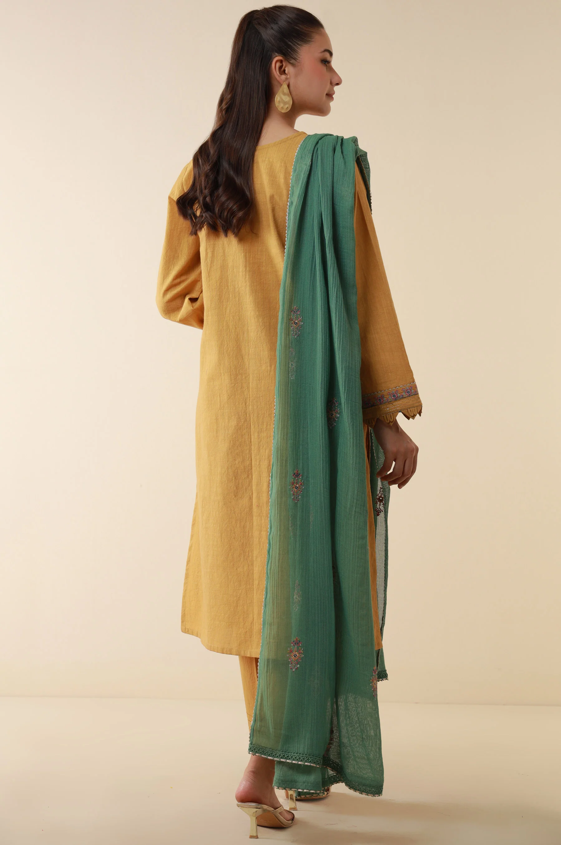 Unstitched 3 Piece Embroidered Textured Lawn Suit - Image 5
