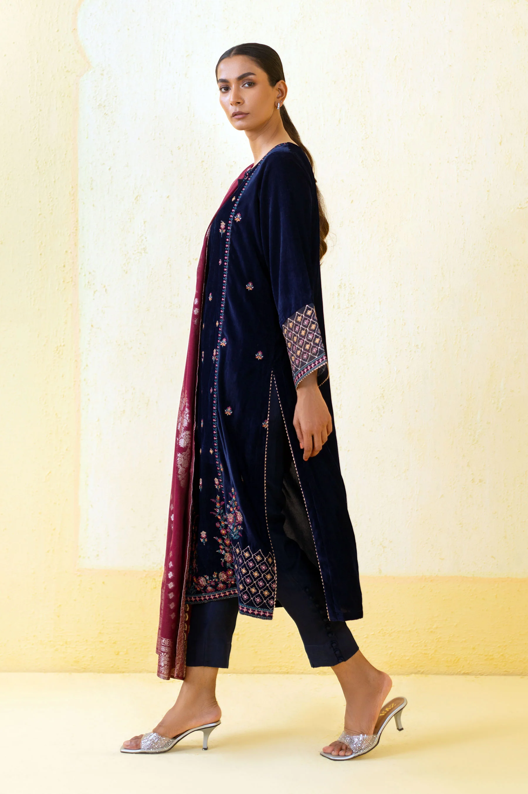 3 Piece Unstitched Embroidered Velvet Suit - Blue - Image 3