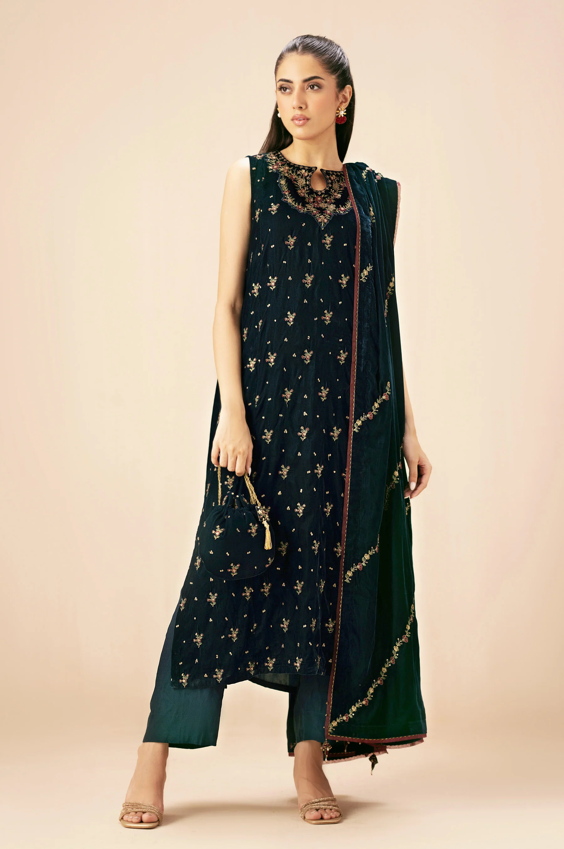 UNSTITCHED EMBROIDERED SUIT
