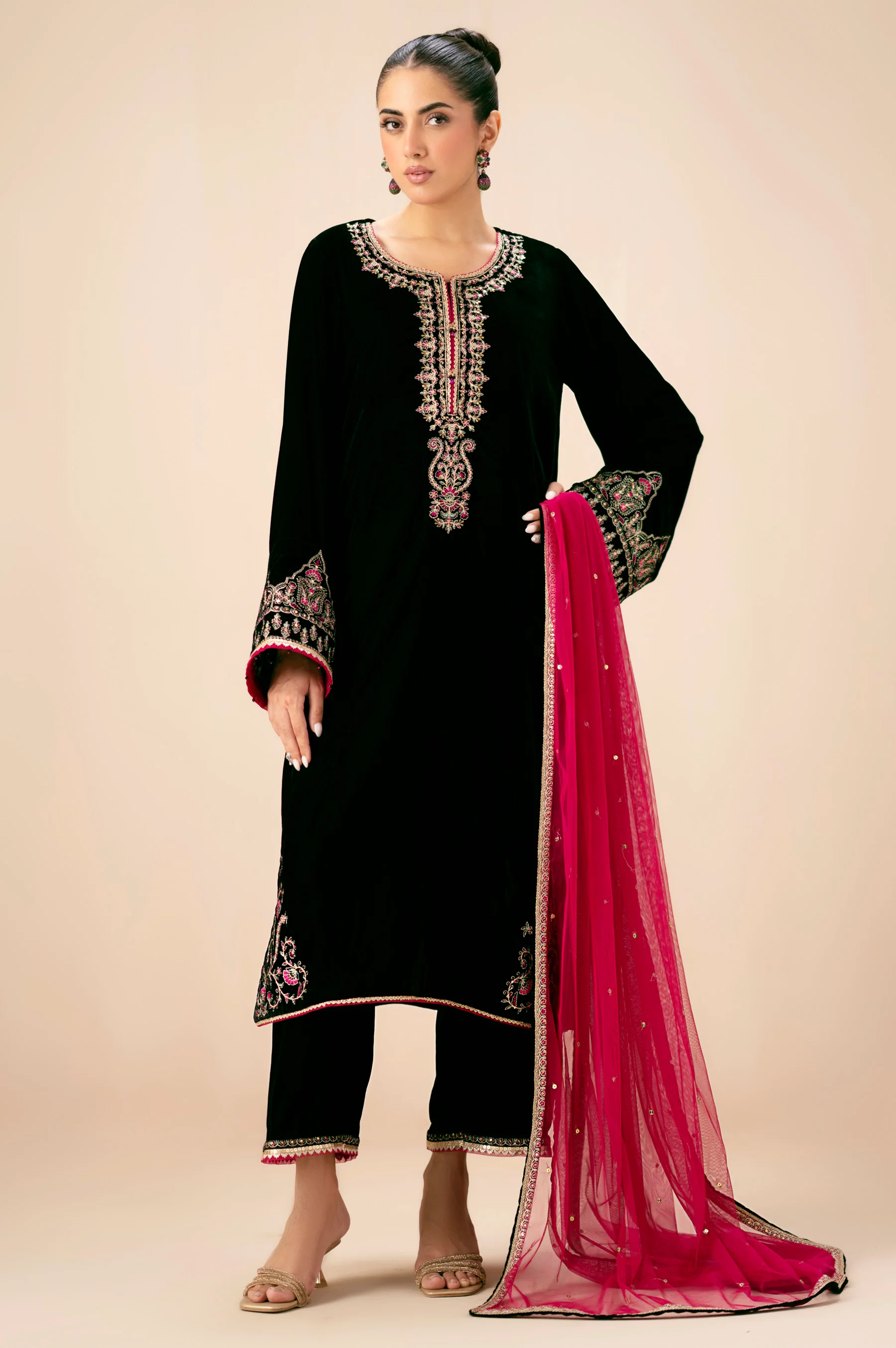 UNSTITCHED EMBROIDERED SUIT - Image 5