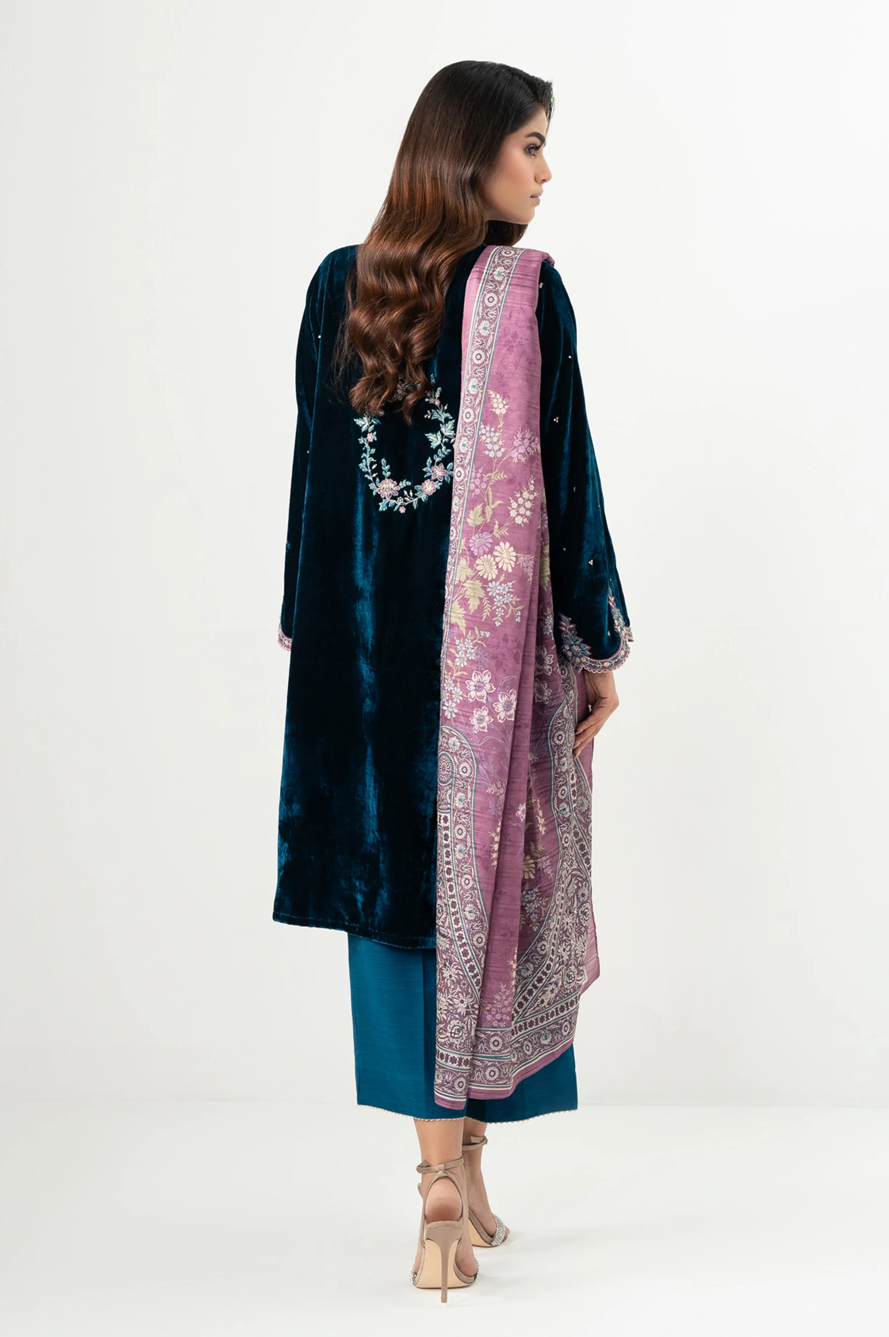 EMBROIDERED SUIT - Image 6