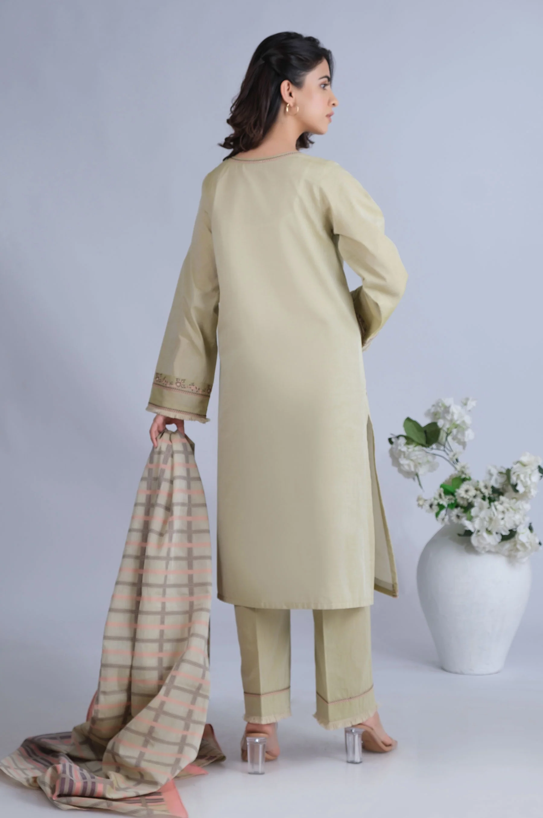 Unstitched 3 Piece Embroidered  Yarn Dyed Jacquard Suit - Image 3