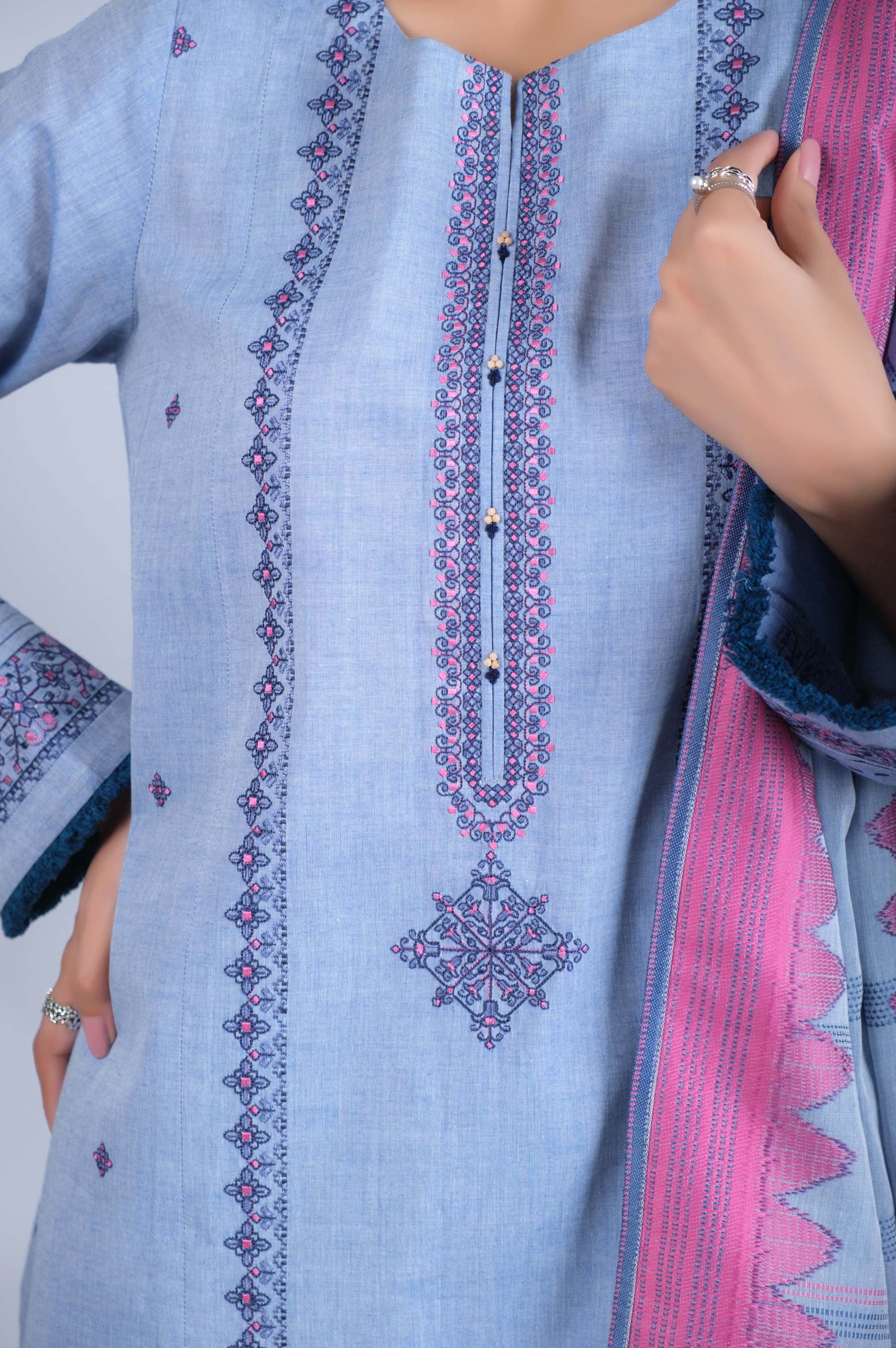 Unstitched 3 Piece Embroidered Yarn Dyed Jacquard Suit - Image 4