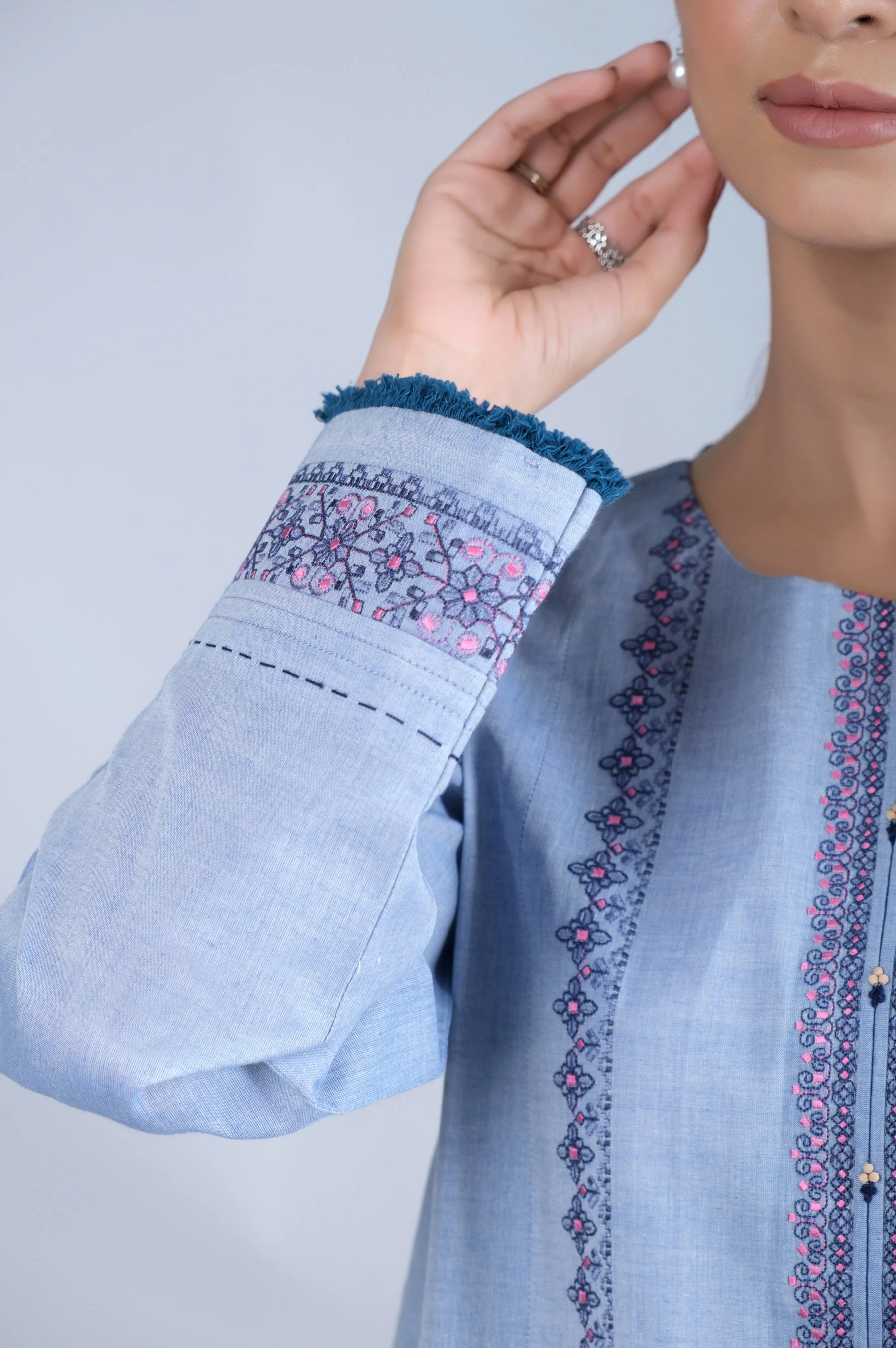Unstitched 3 Piece Embroidered Yarn Dyed Jacquard Suit - Image 5
