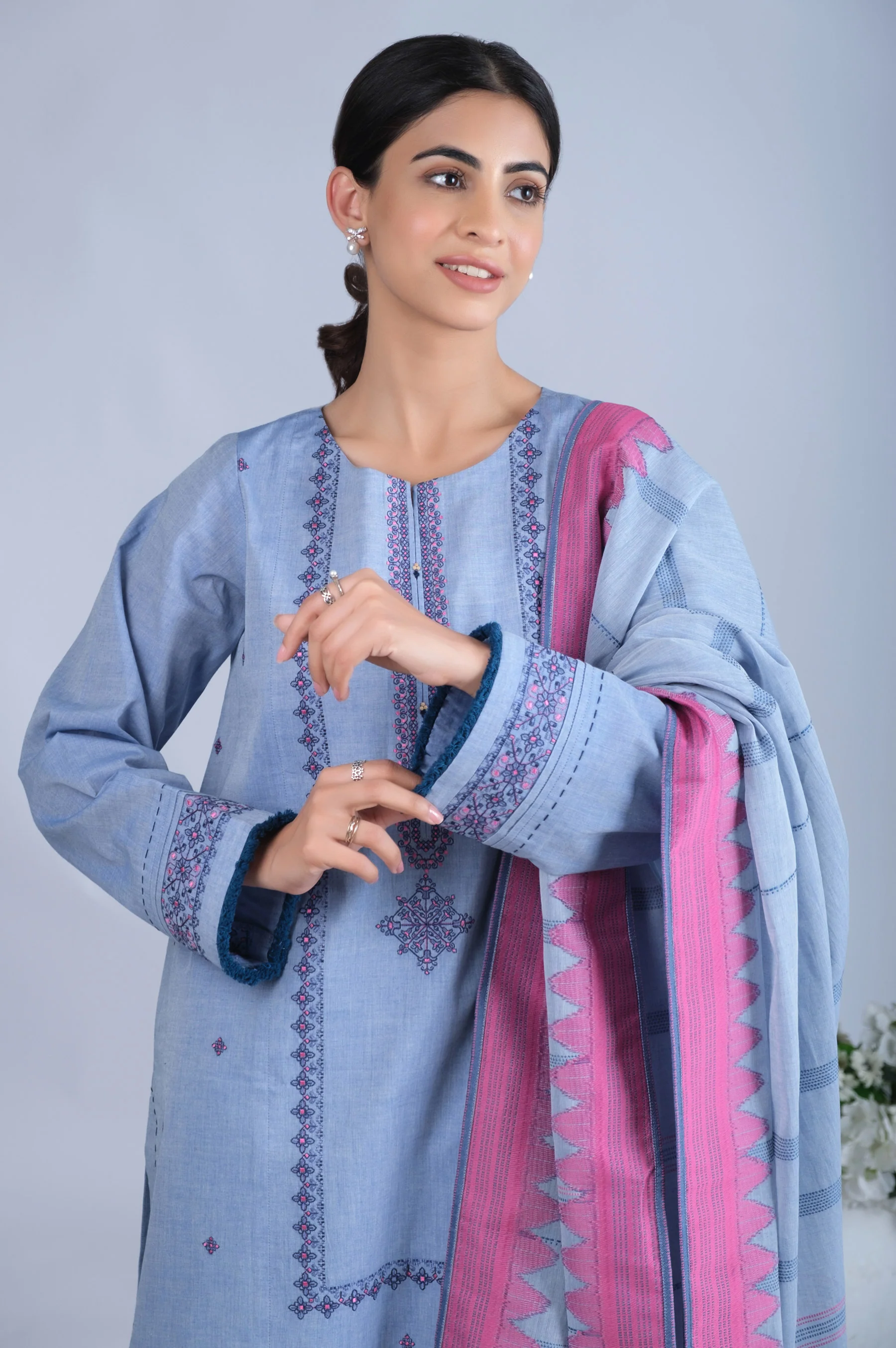 Unstitched 3 Piece Embroidered Yarn Dyed Jacquard Suit - Image 6